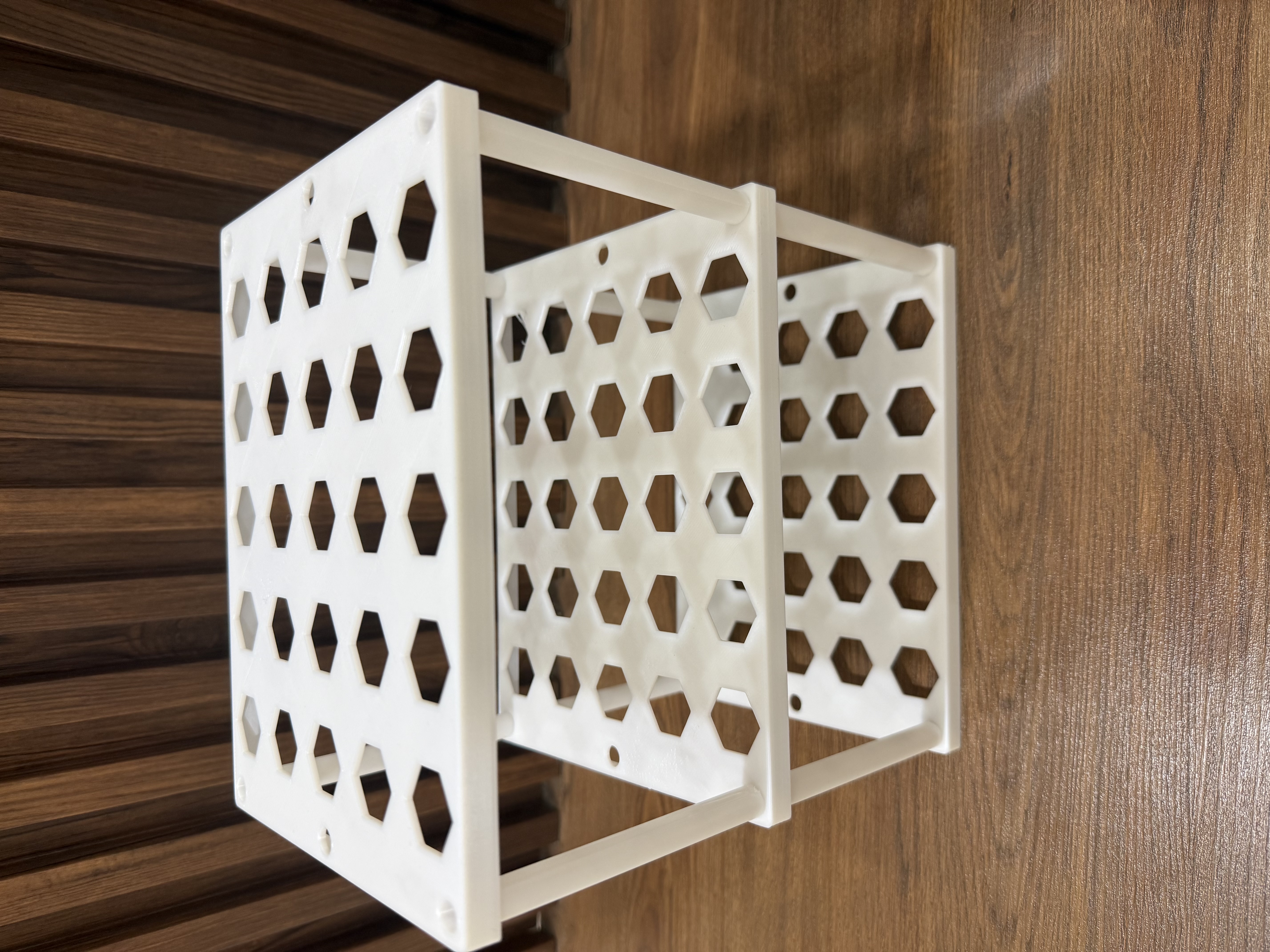 Modular desktop organizing shelf