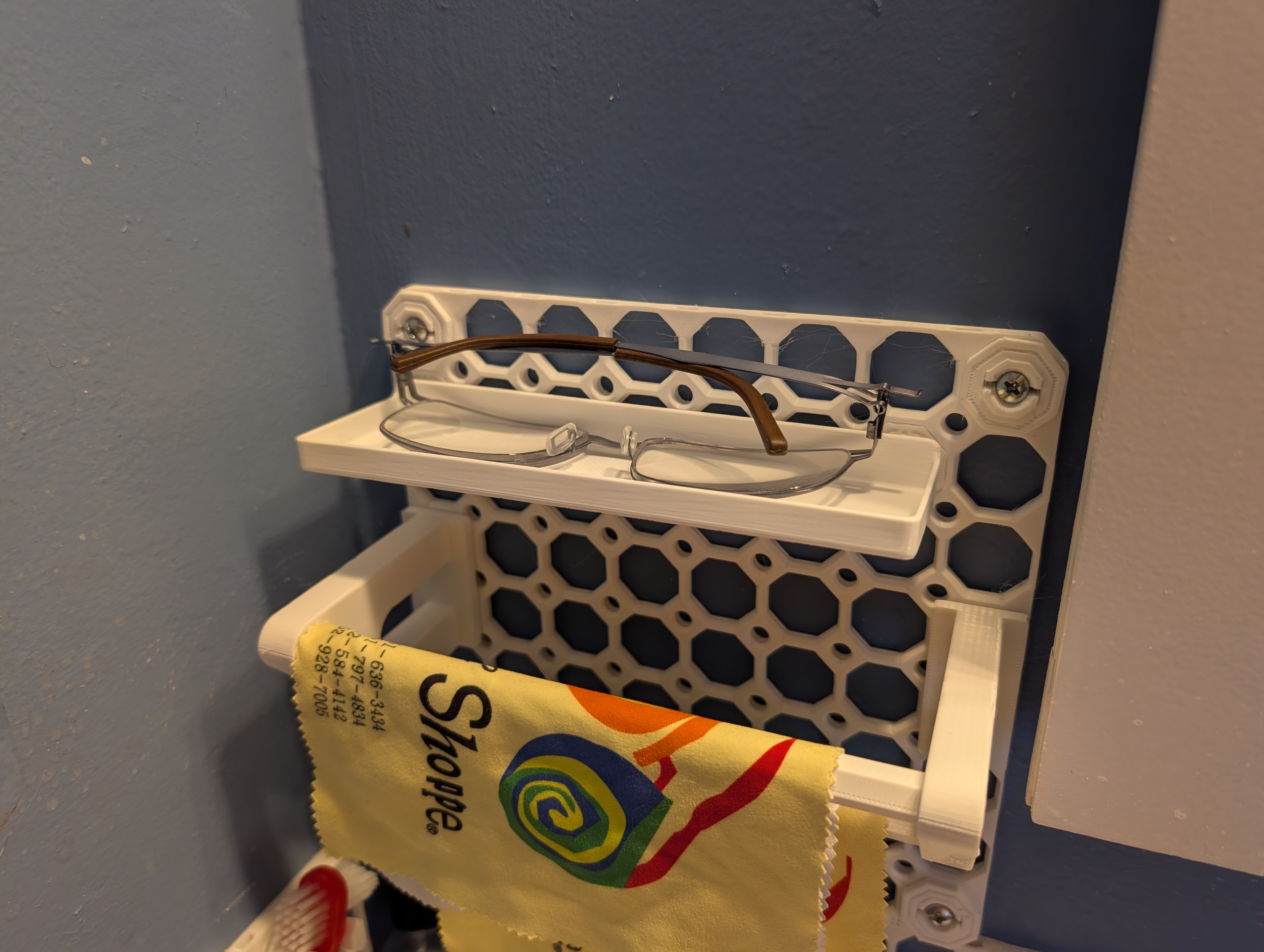 Multiboard Glasses Shelf