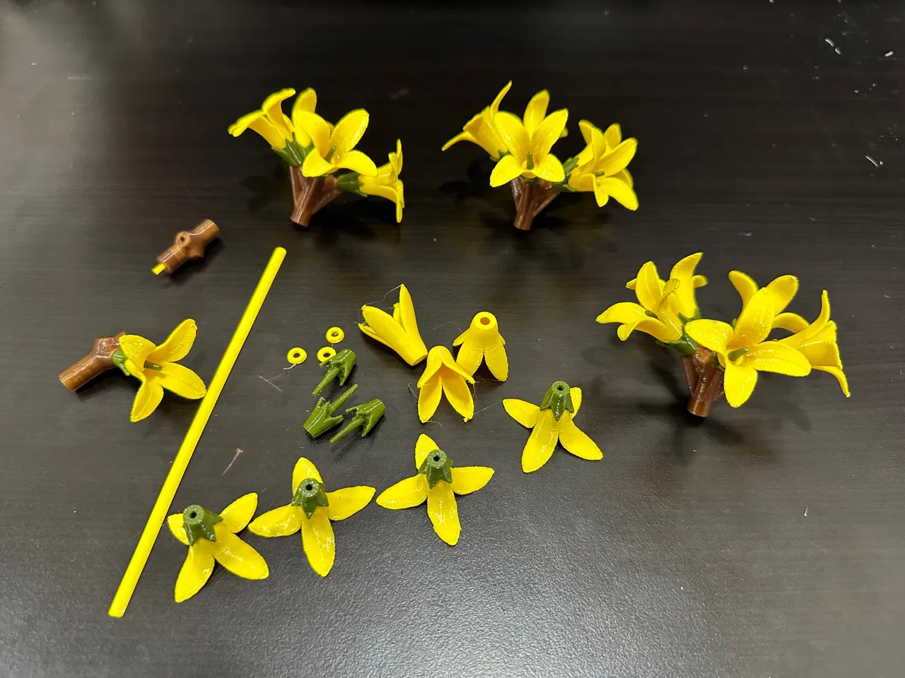 Buildable Flower Forsythia by Adam Cook | Download free STL model