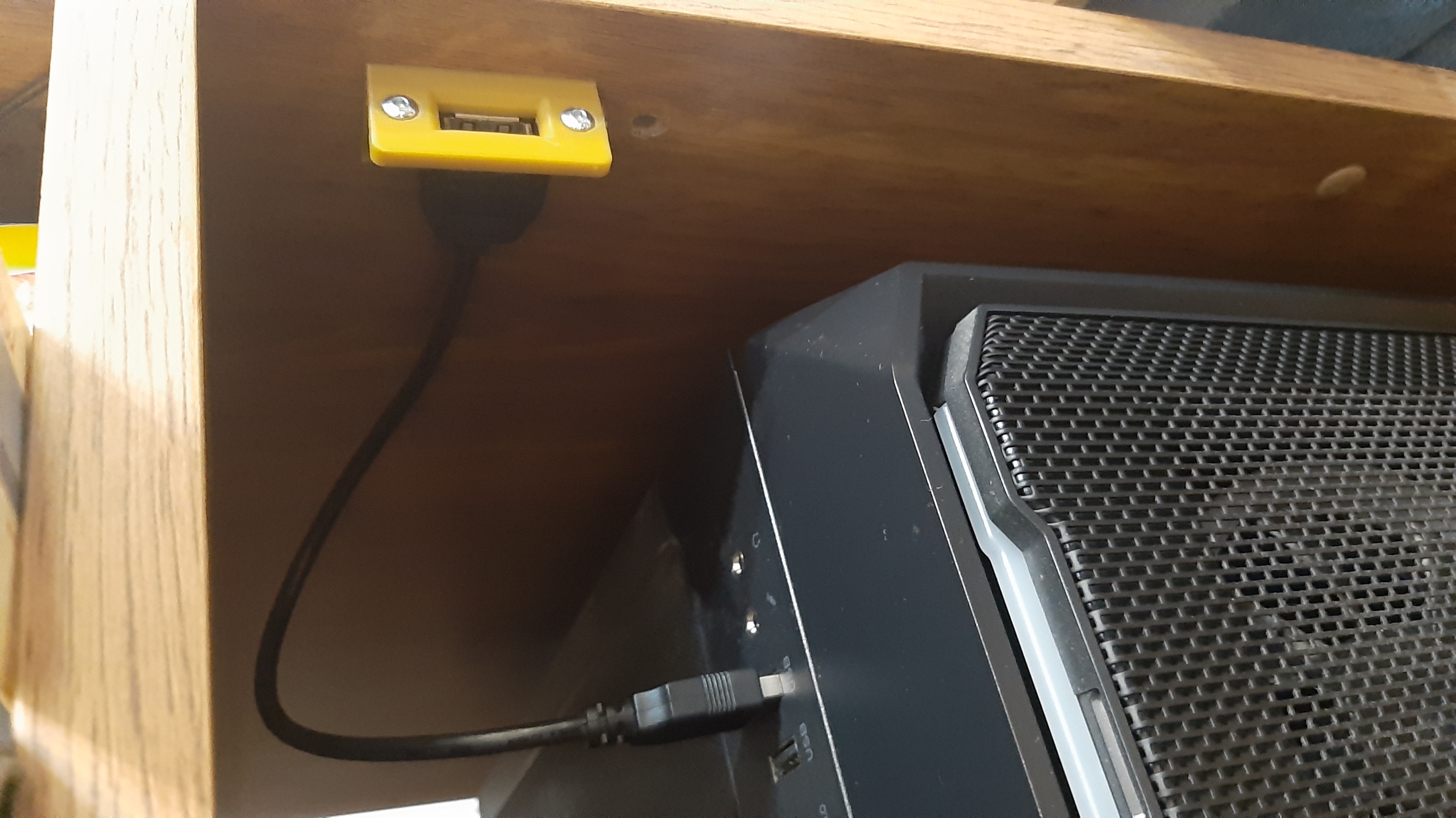 USB cable extension holder