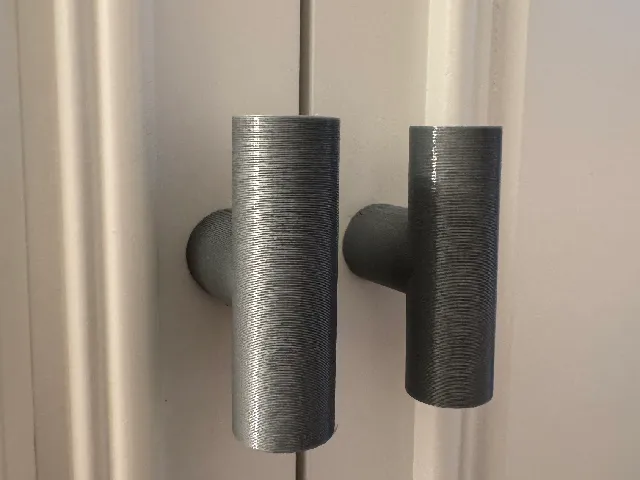 Cylindrical cabinet pull knob