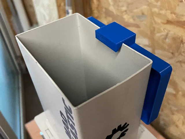 Hopper Lid with Storage Hook for Mad Plastic Hand Shredder