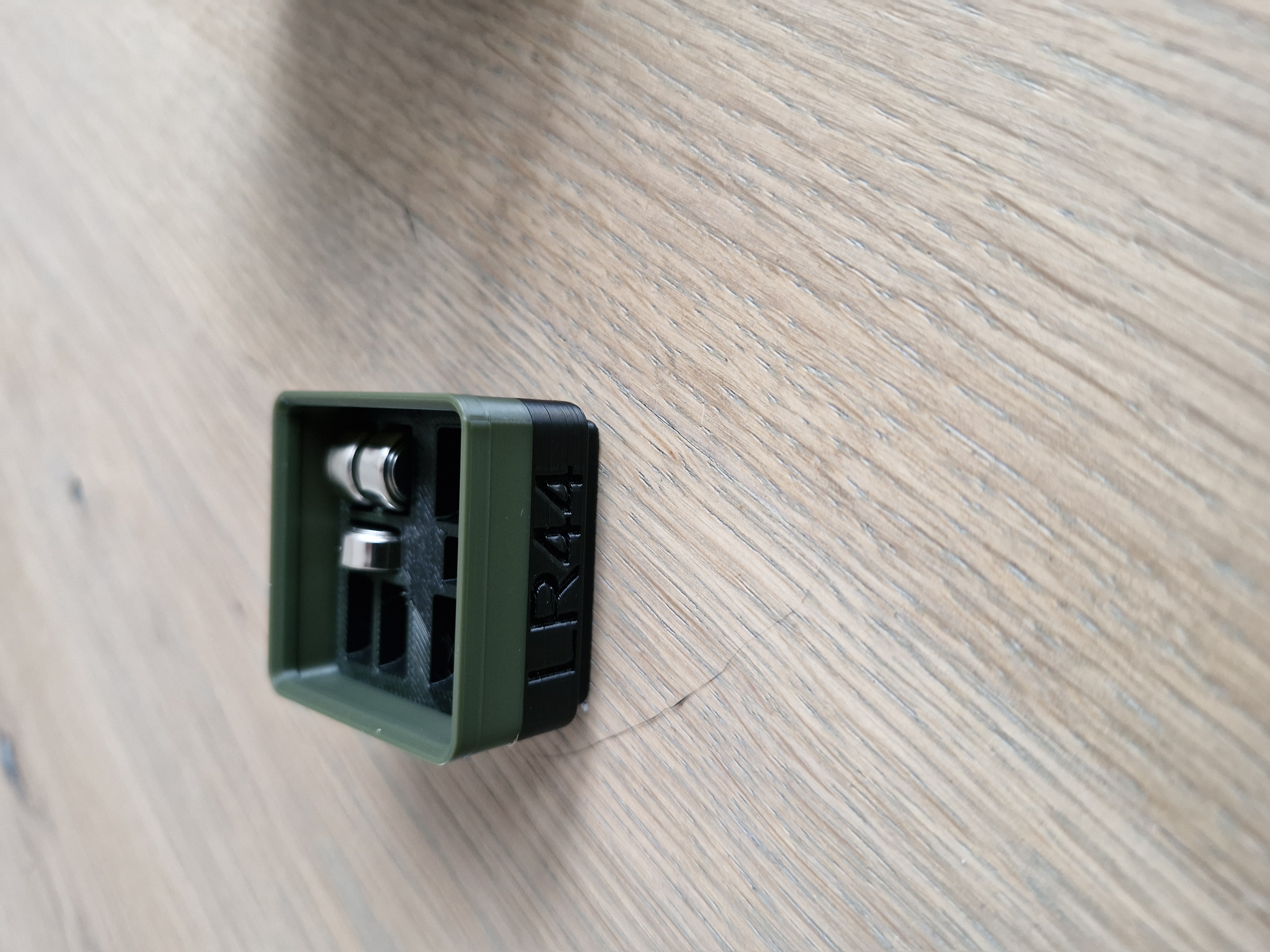 ridfinity stackable batterystorage (LR44) — thumbnail 3