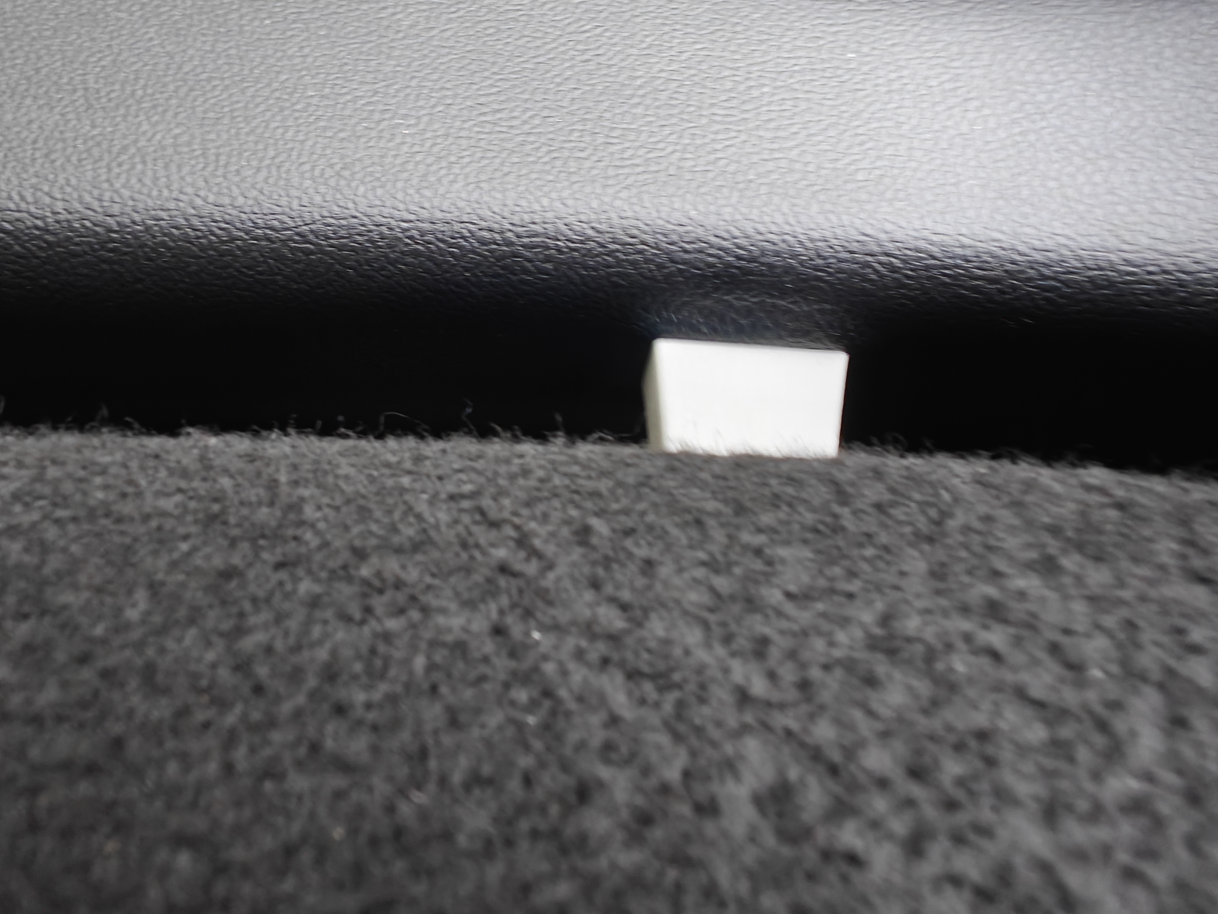 Ford Focus MK4 lid holder for hatchback boot/trunk