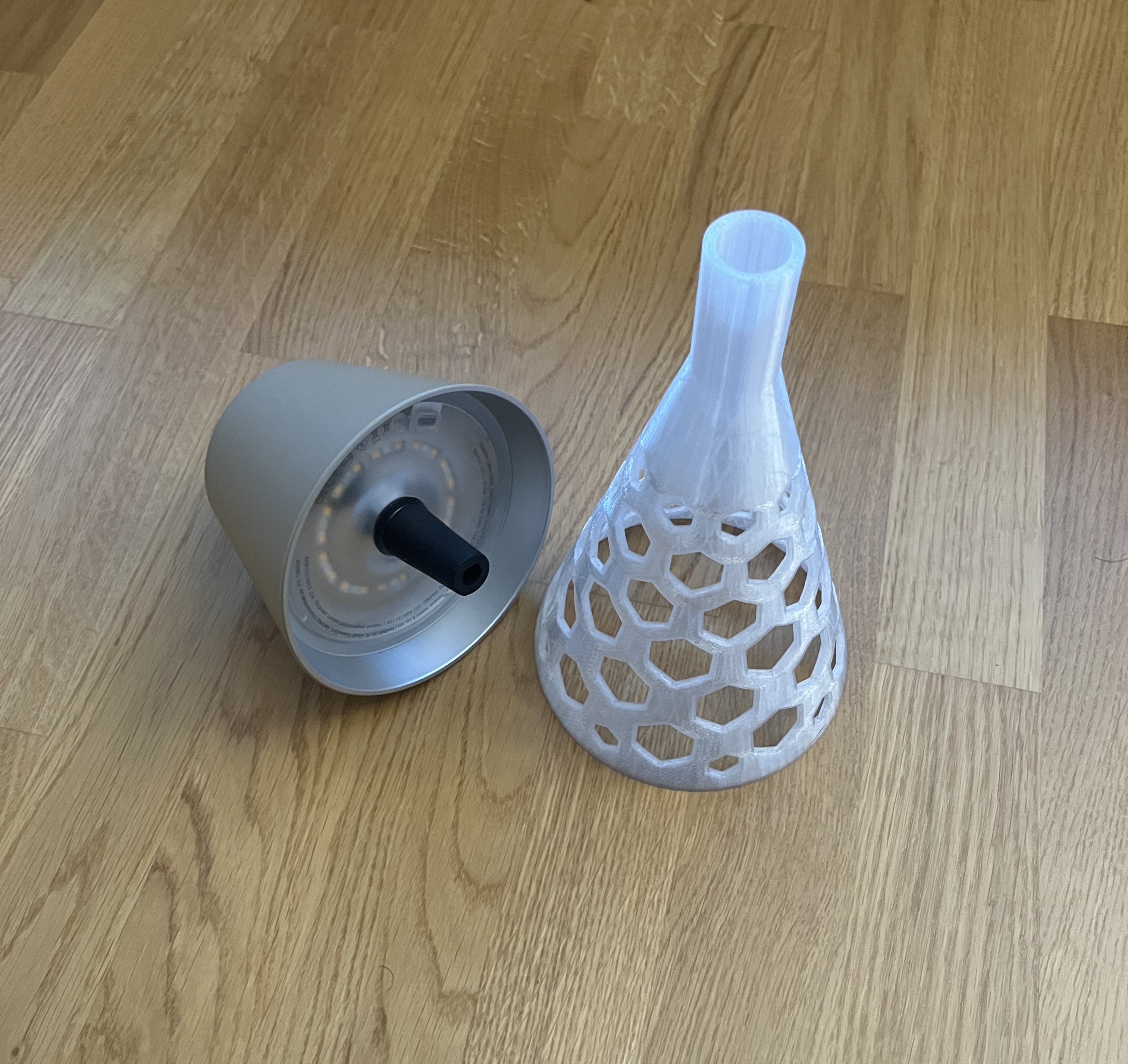 Weinflaschen-Lampen-Ständer Tischlampe / wine bottle lamp stand table lamp