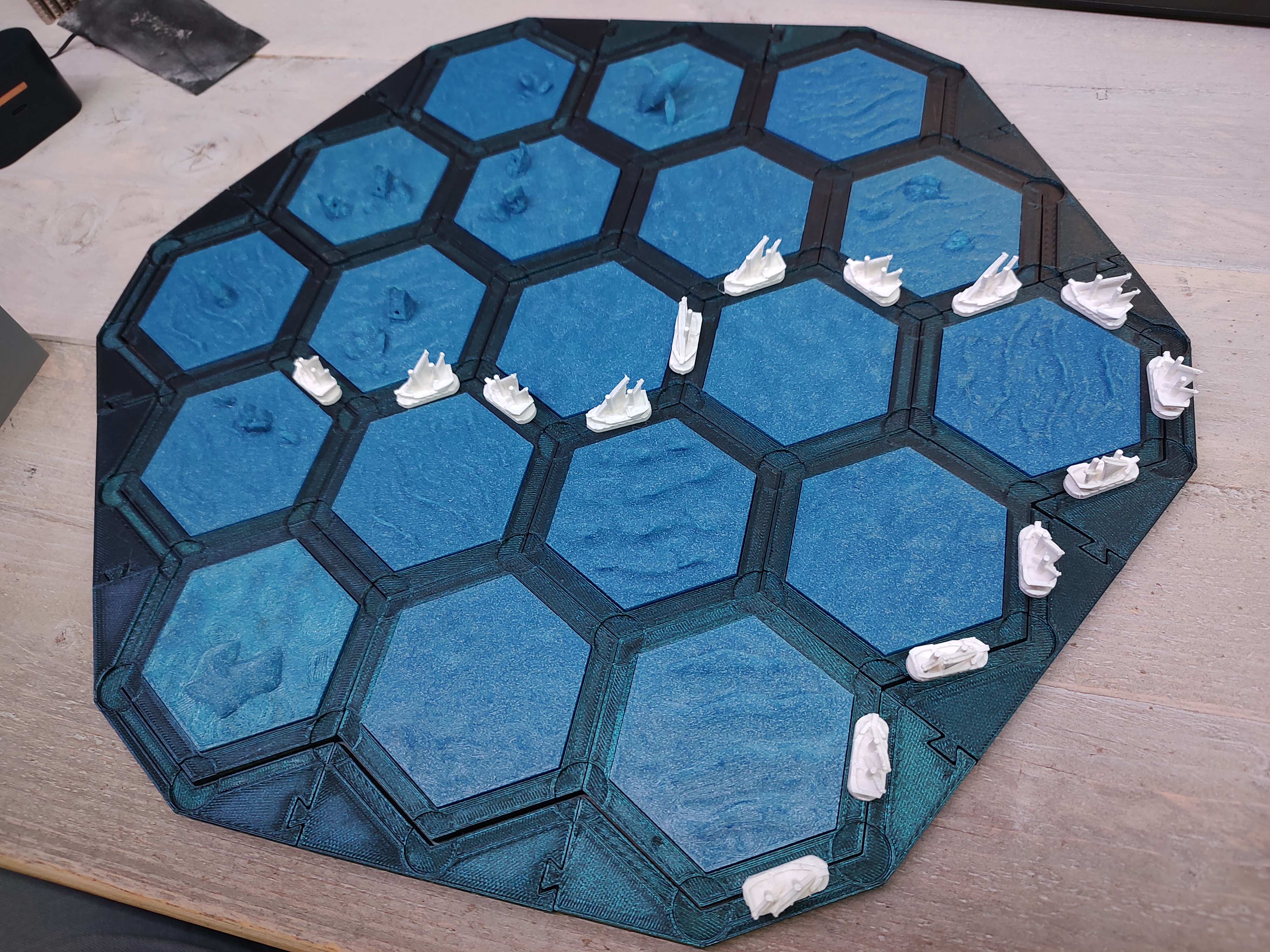 Minimalist magnetic Catan border
