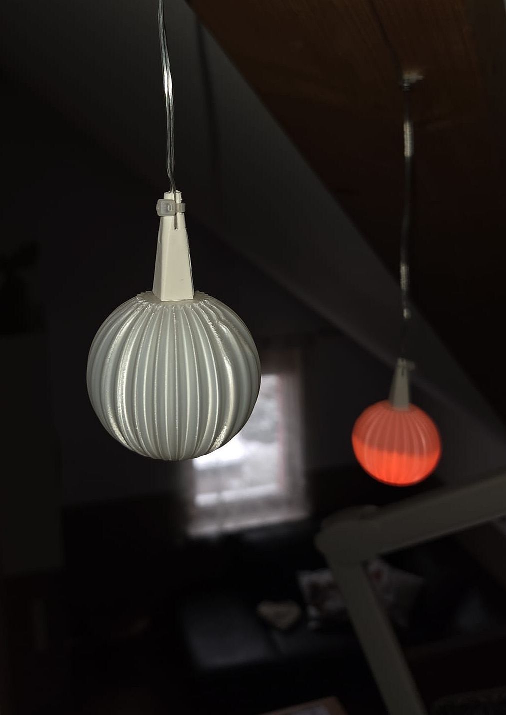 Lamp shade for modified illumination of Herrnhuther Ministern