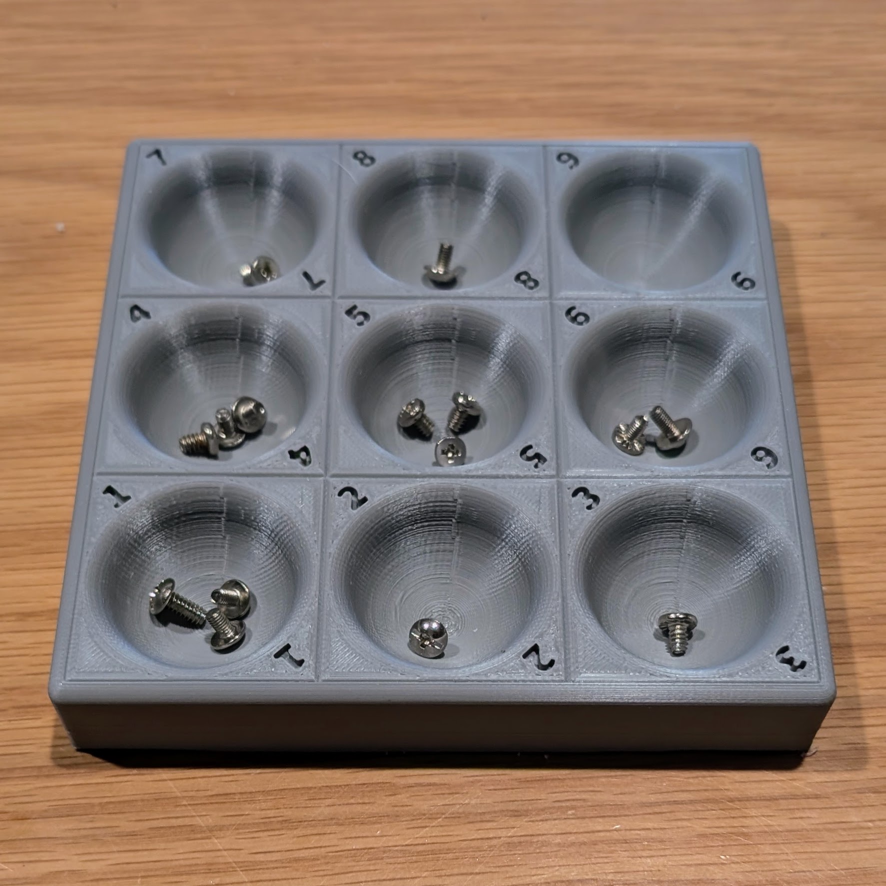 Magnetic Parts Tray for Assembly/Disassembly (Multiple Sizes & Non-Magnetic Versions Included) — miniatura 4