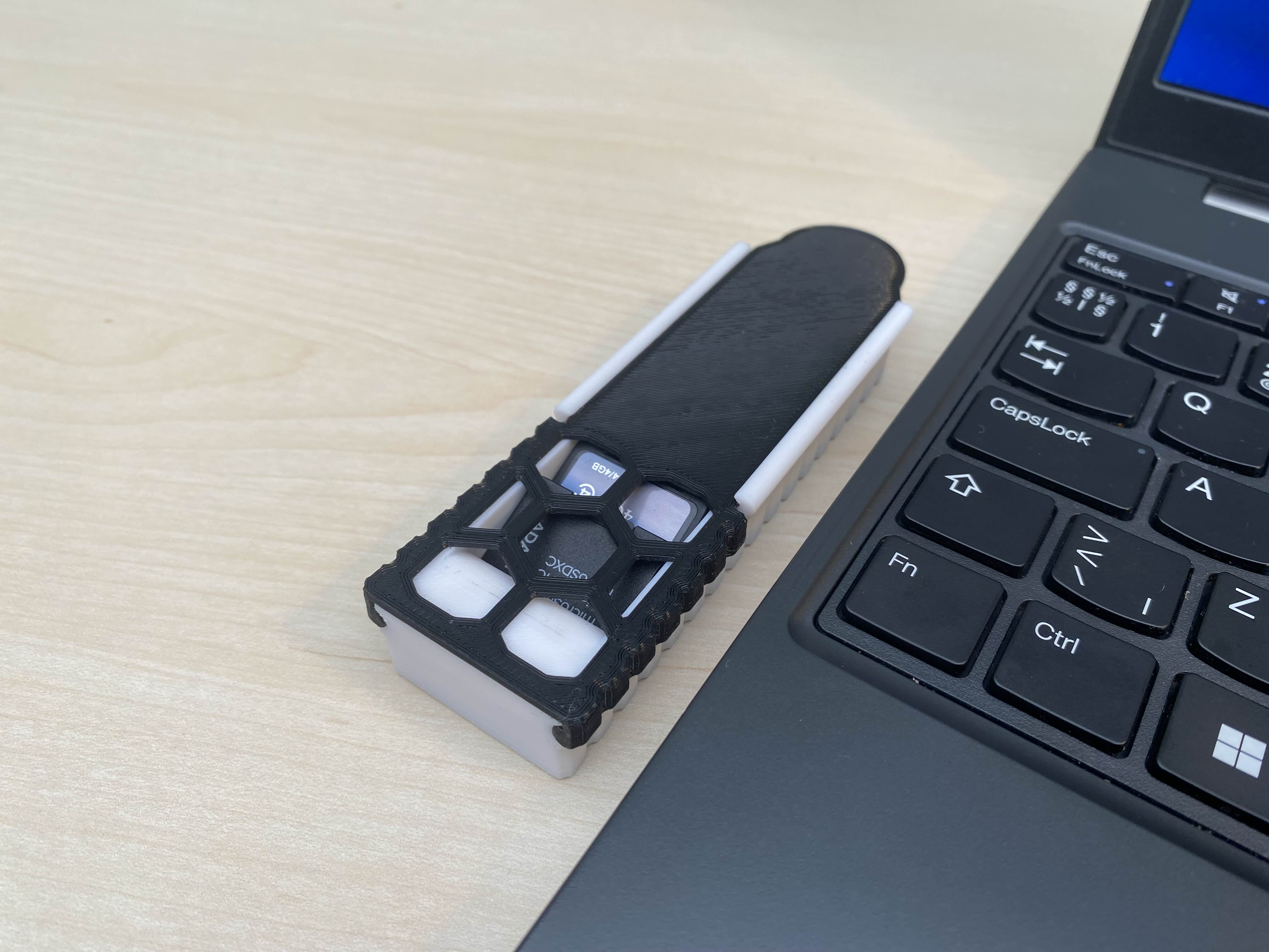 Miniatura 2 do modelo 3D Micro-SD - SD - USB - Case