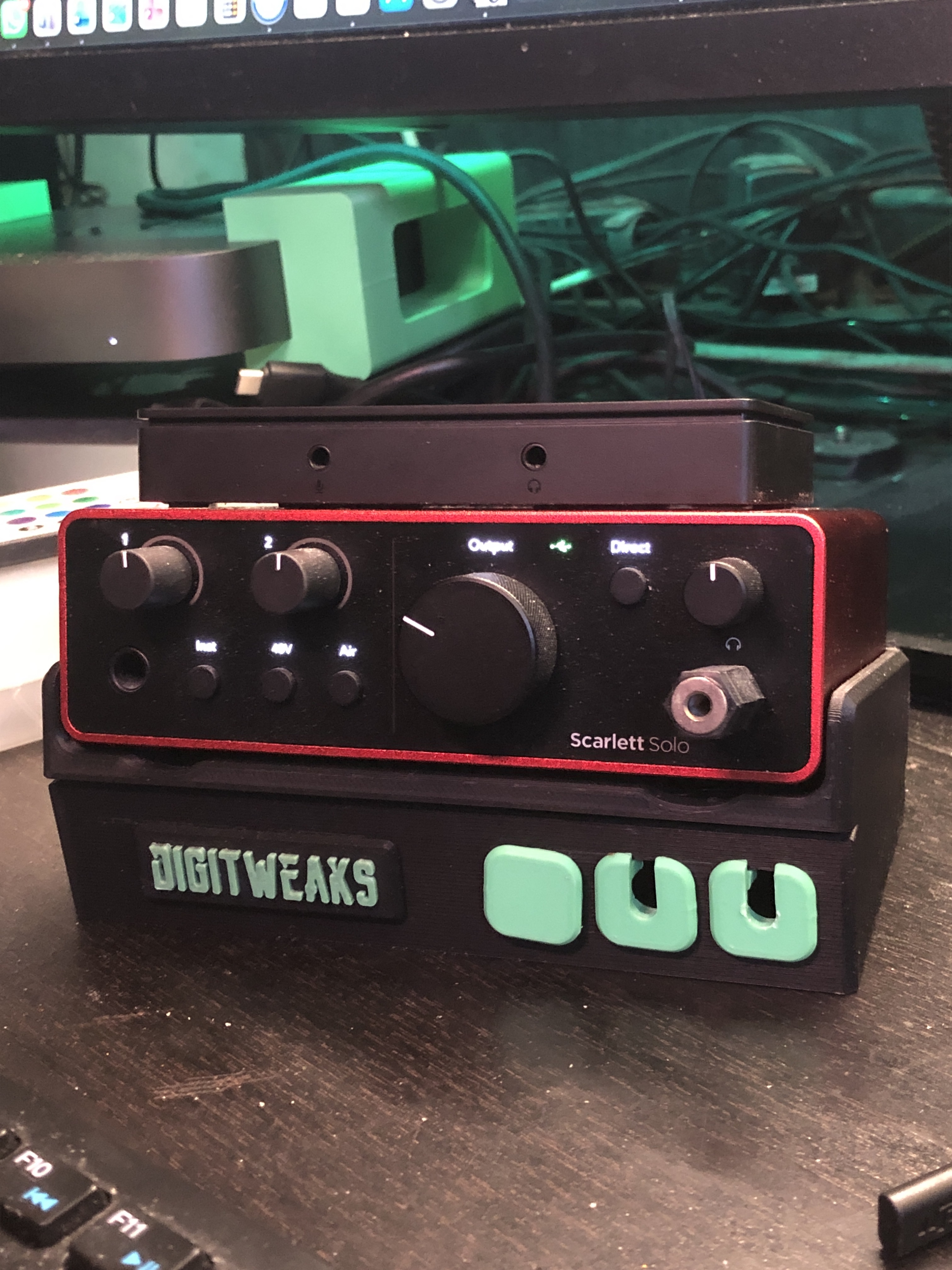 Focusrite Scarlett Solo 3rd Gen Simple Riser