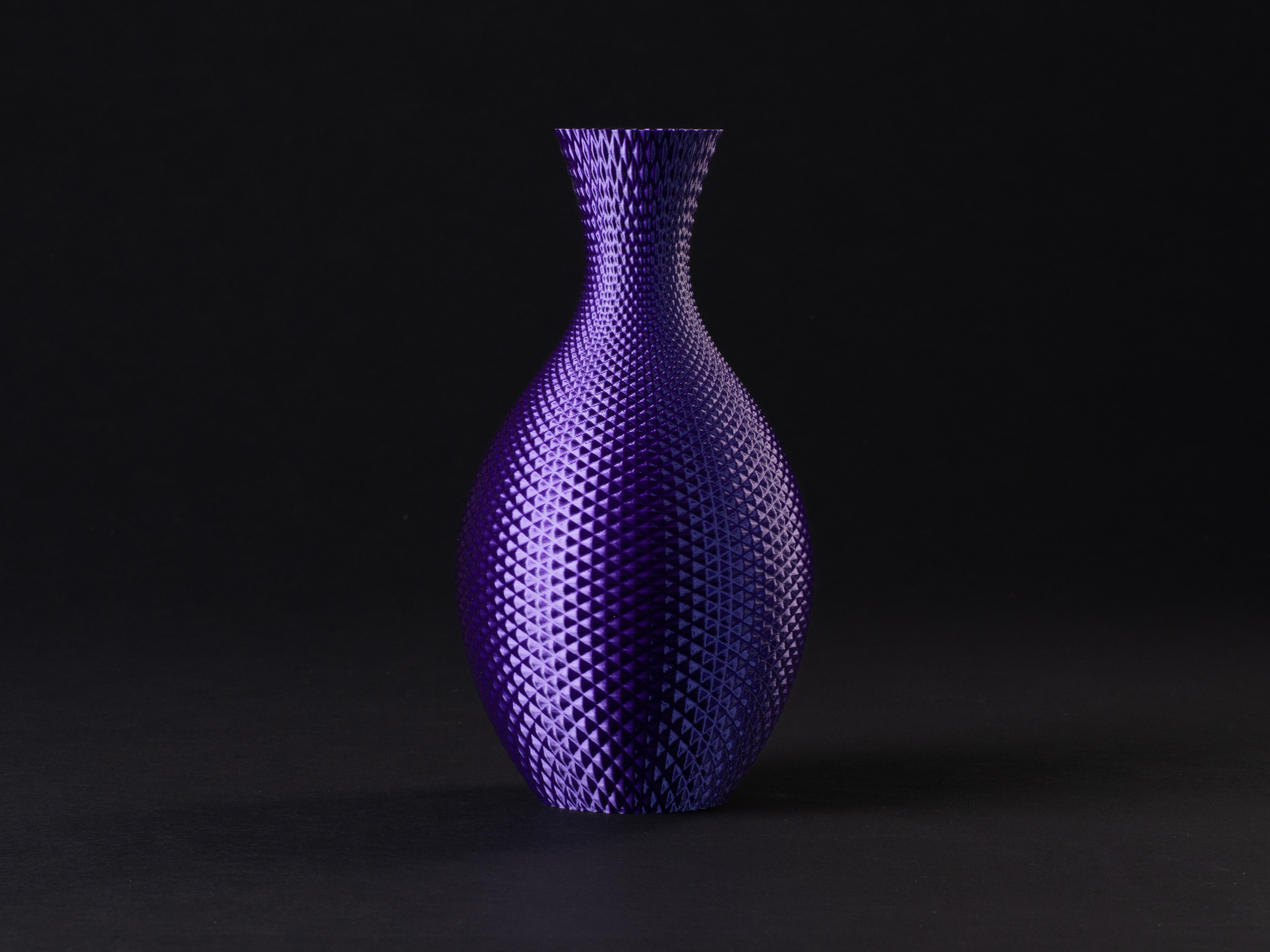 Geometric Spherical Vase with Diamond Pattern (vase mode)