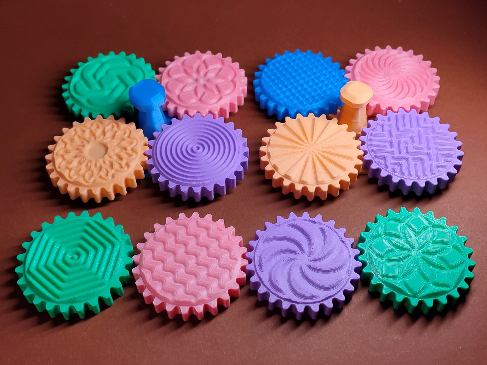 Gears with patterns
