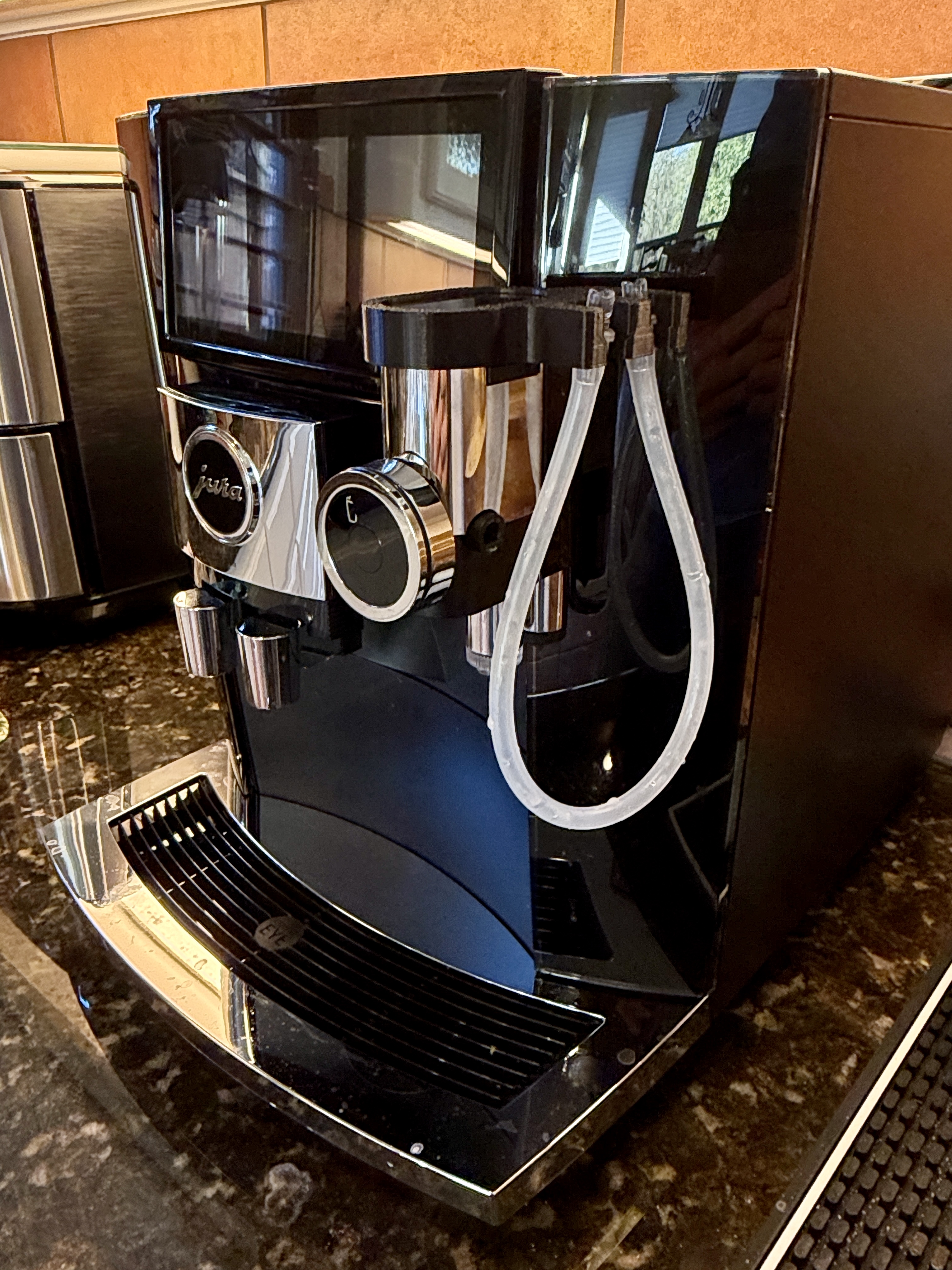 Jura J8/J8 Twin milk hose holder