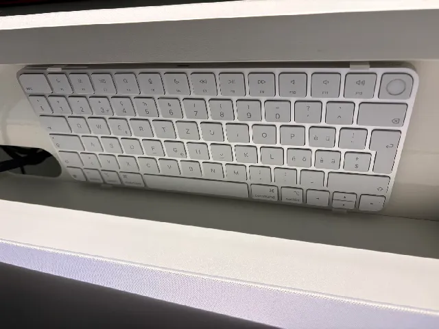 Snap-In Mount for Apple Magic Keyboard A3118 (Touch ID, USB-C)