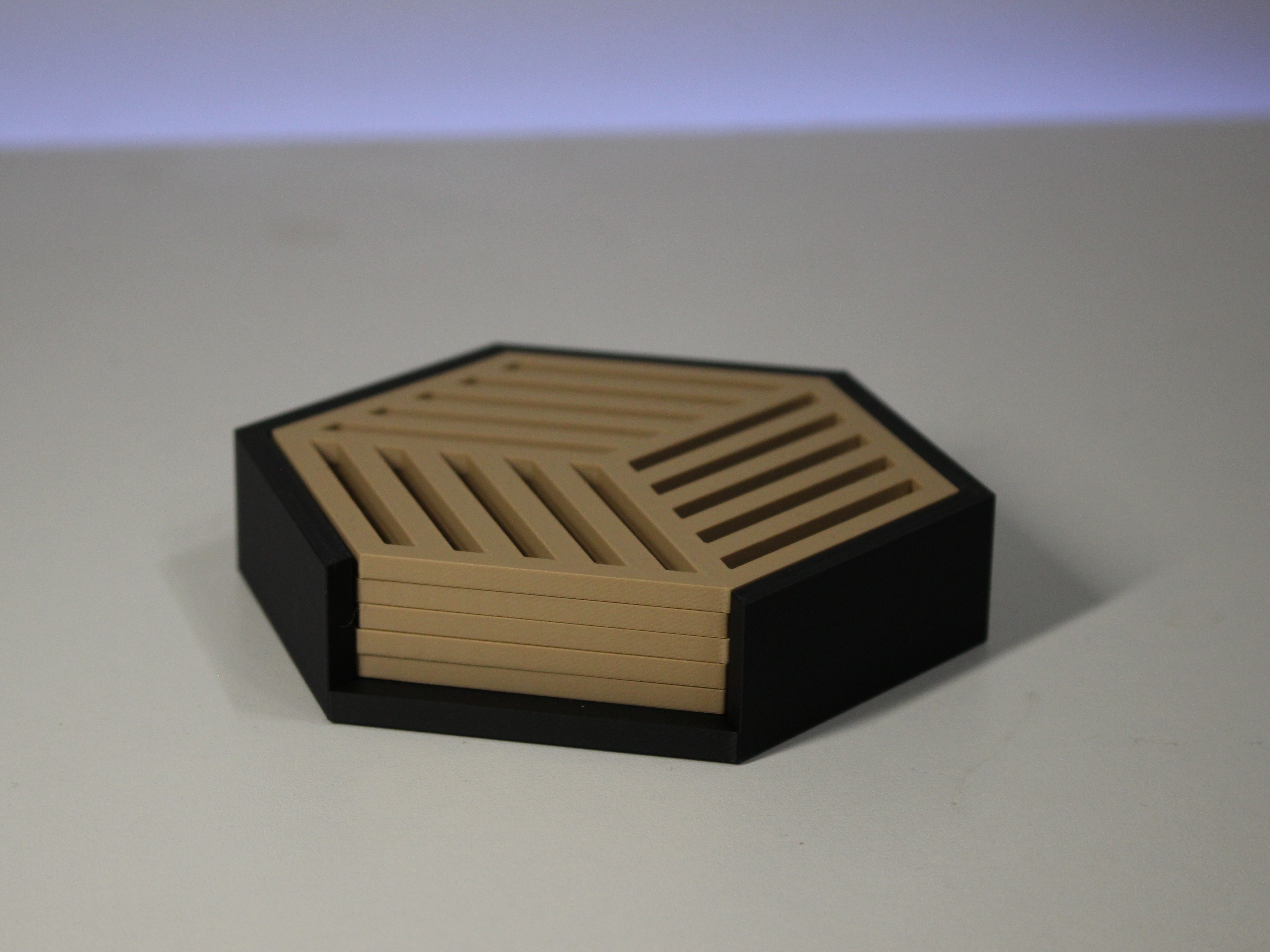 Miniatura 4 do modelo 3D Coaster Set with Holder