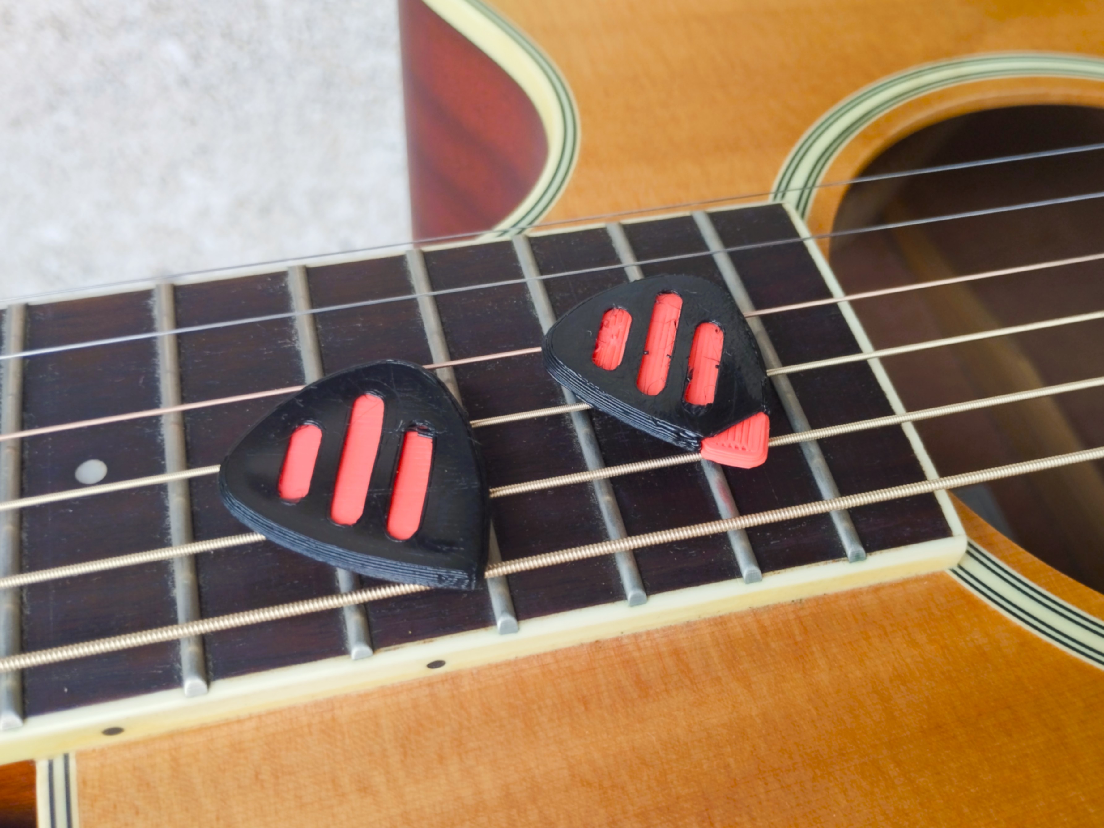 Multi Material Guitar Pick (TPU grip)