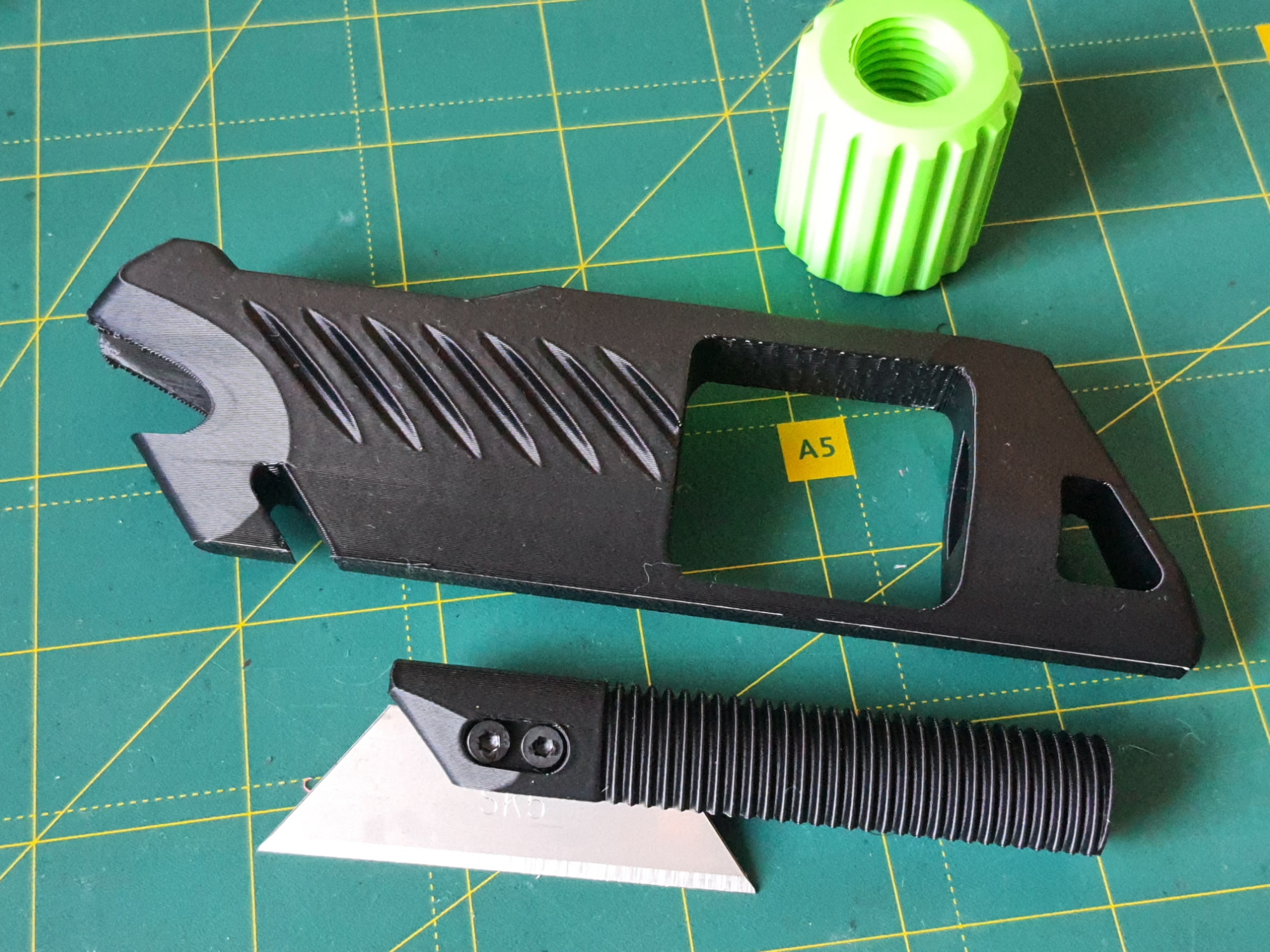 Miniatura 3 do modelo 3D Adjustable utility knife