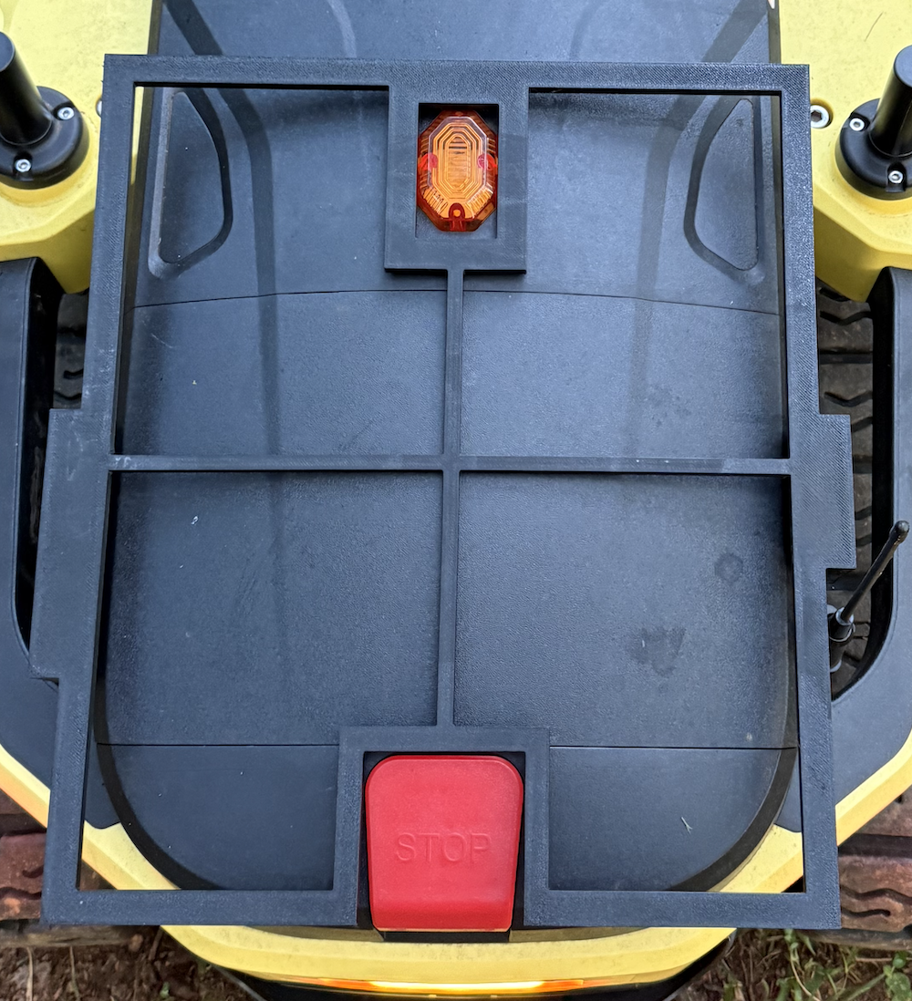 Insulation mount for Yarbo