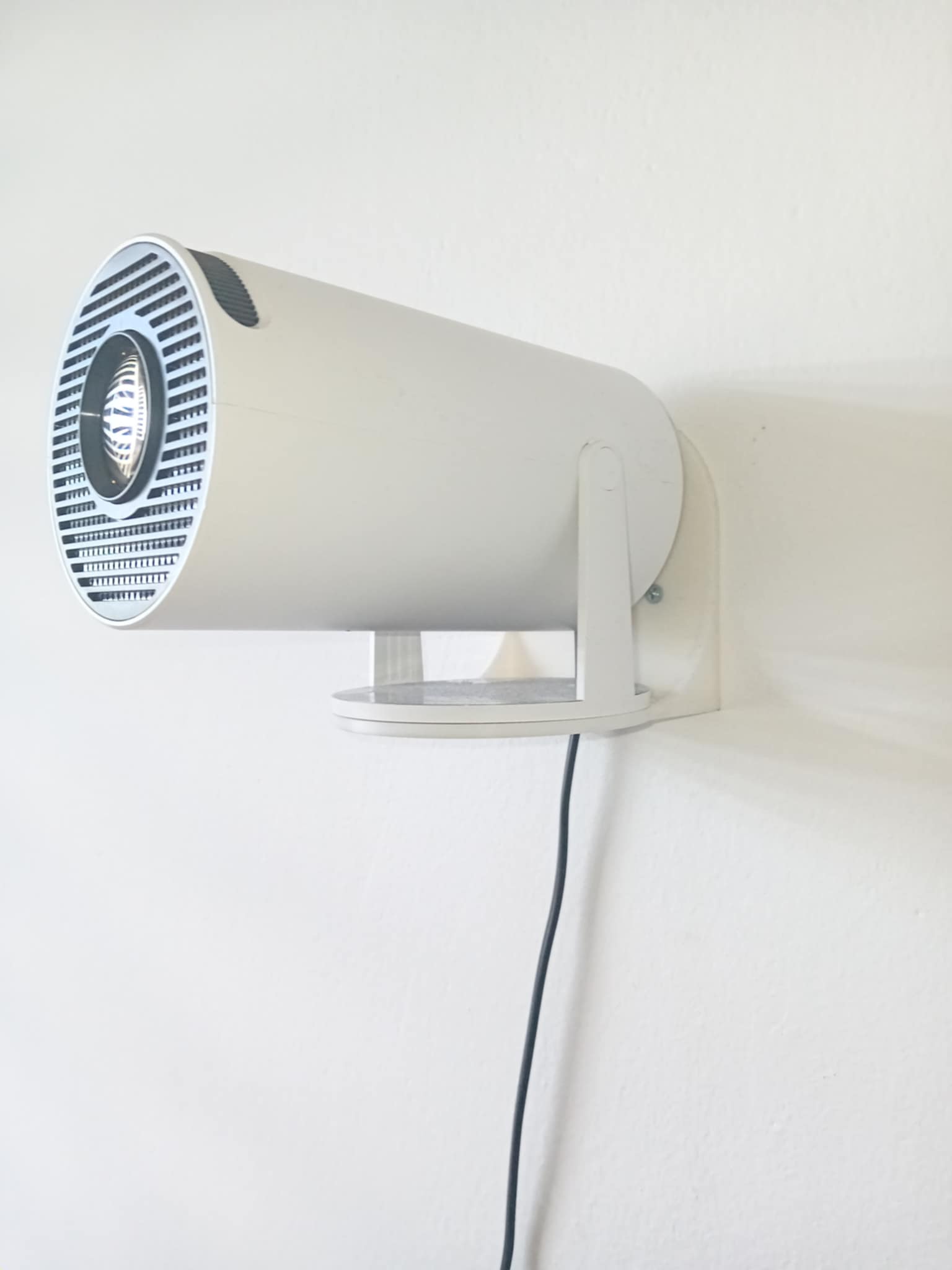 Projector holder - držák projektoru