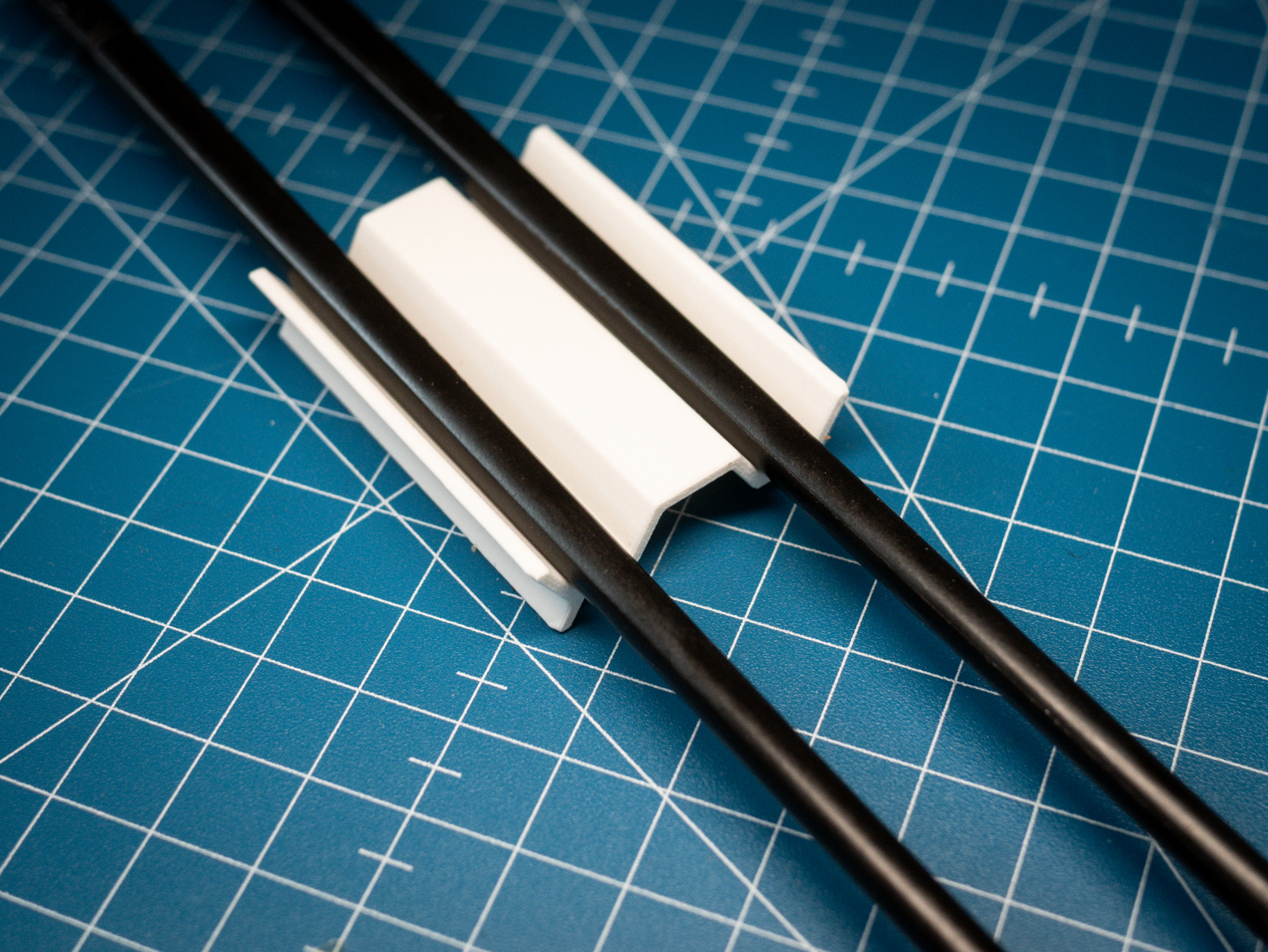 Simple Hexagonal Sushi Stand — thumbnail 2