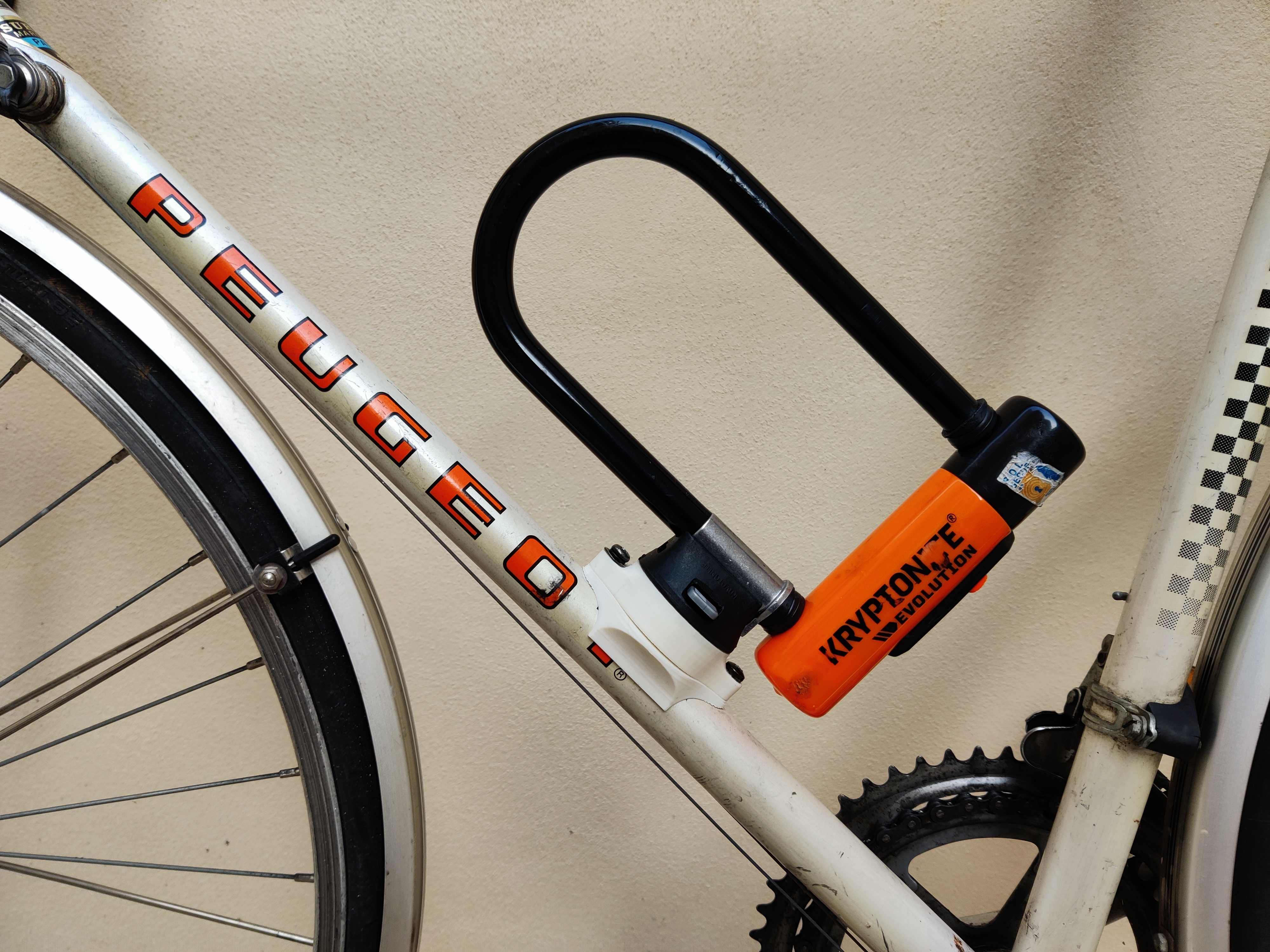 Kryptonite Bottle Cage Holder + Cosmetic Bracket