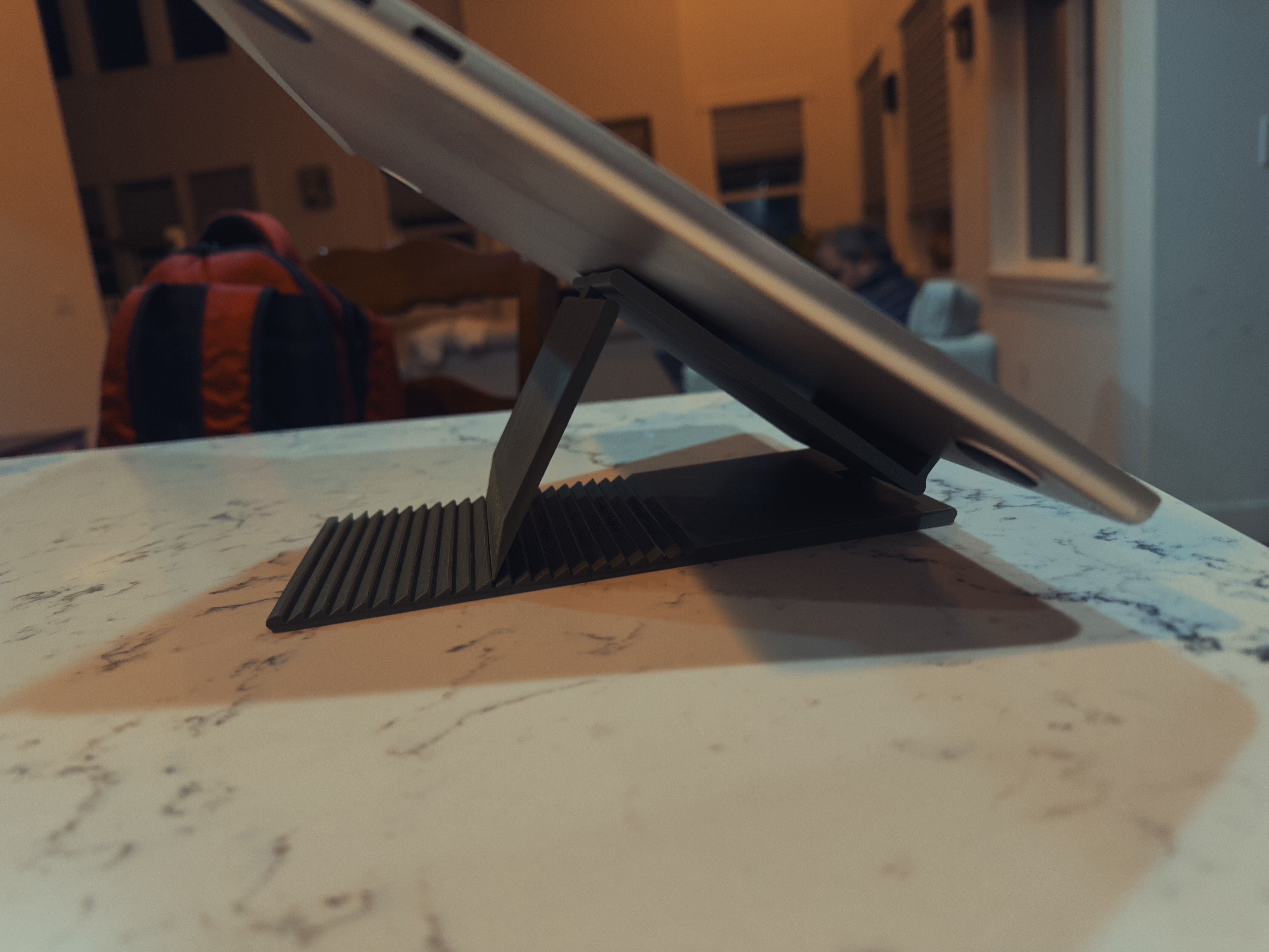 Adjustable Laptop Stand — miniatura 2