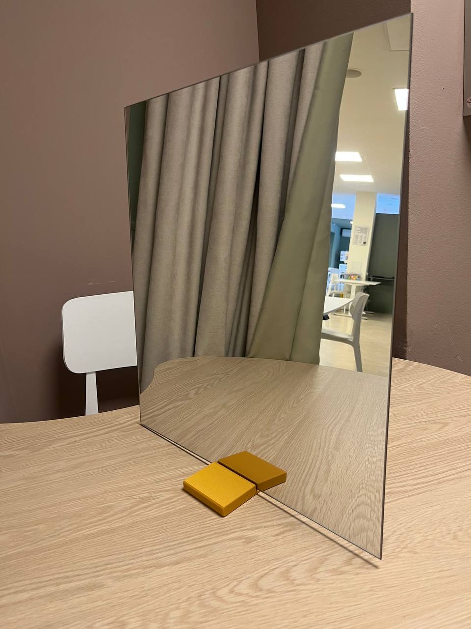 Mirror stand 3D model