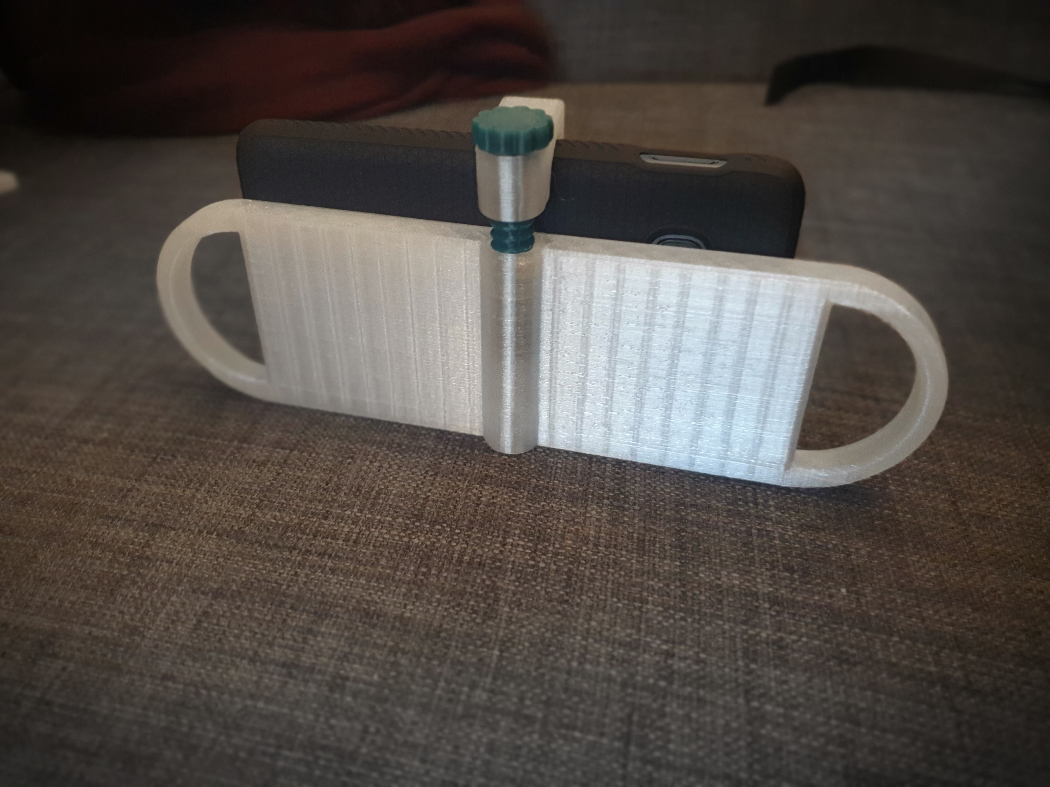 Toddler universal smartphone holder — thumbnail 2
