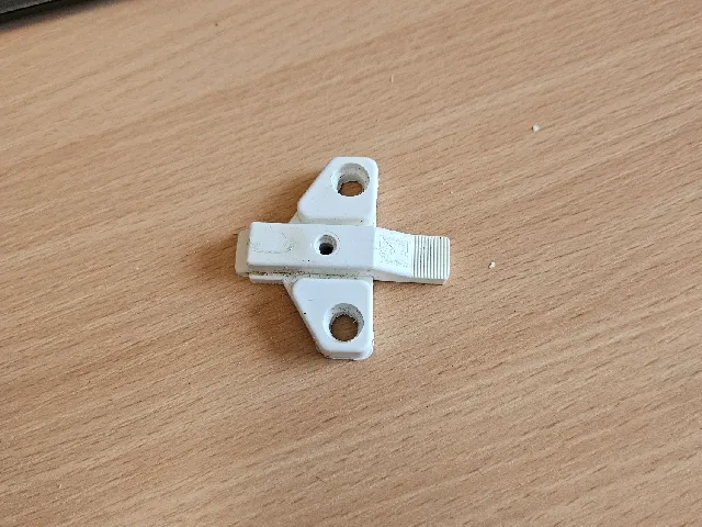 Replacement bracket for cabin hinge