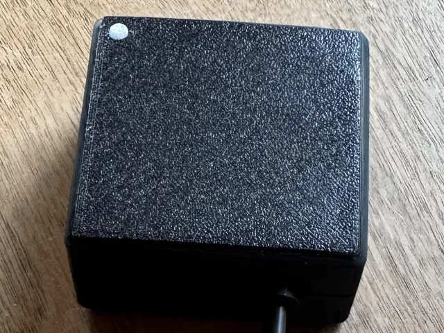 C64 Überspannungsschutz - Klappe