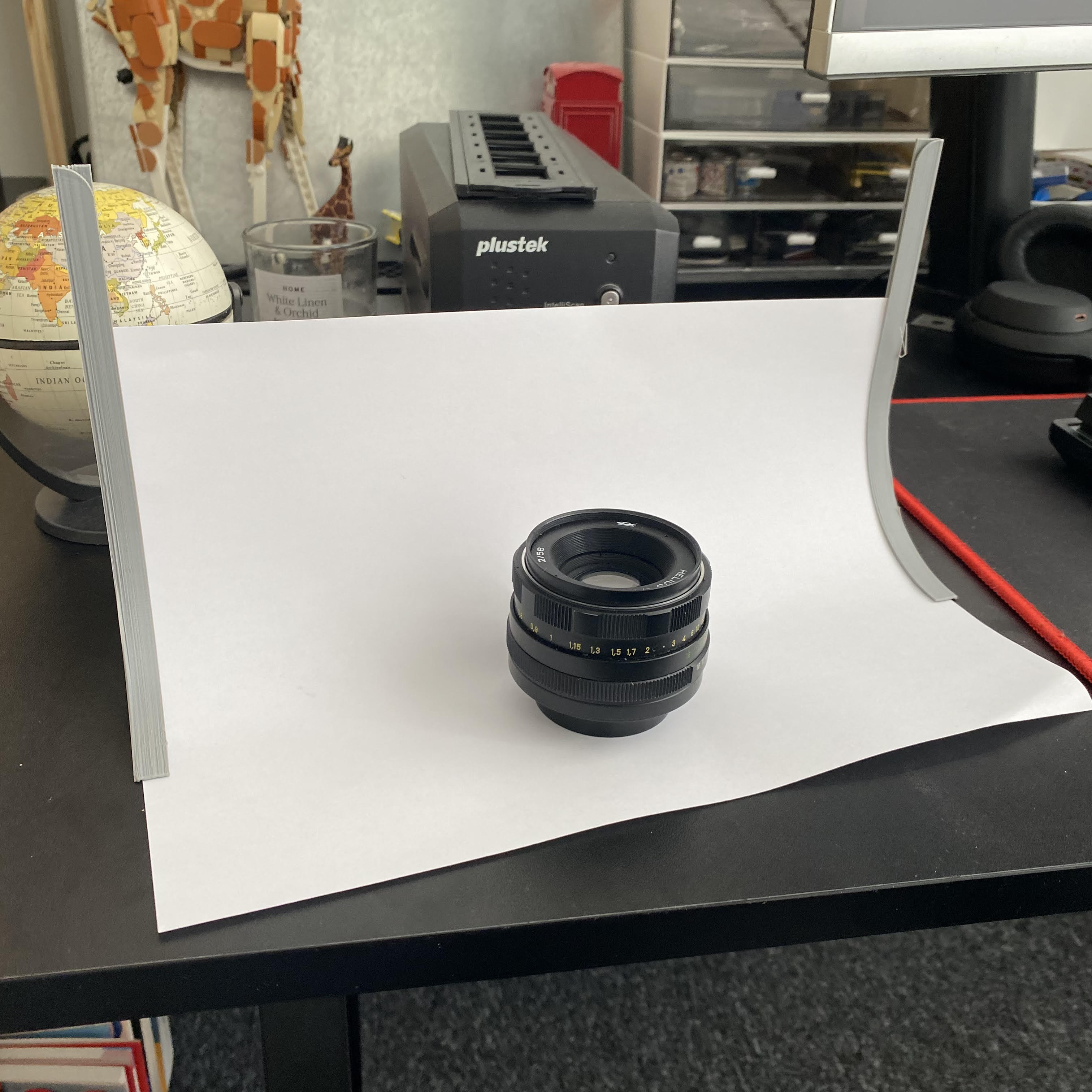 Photo Background Paper Holder