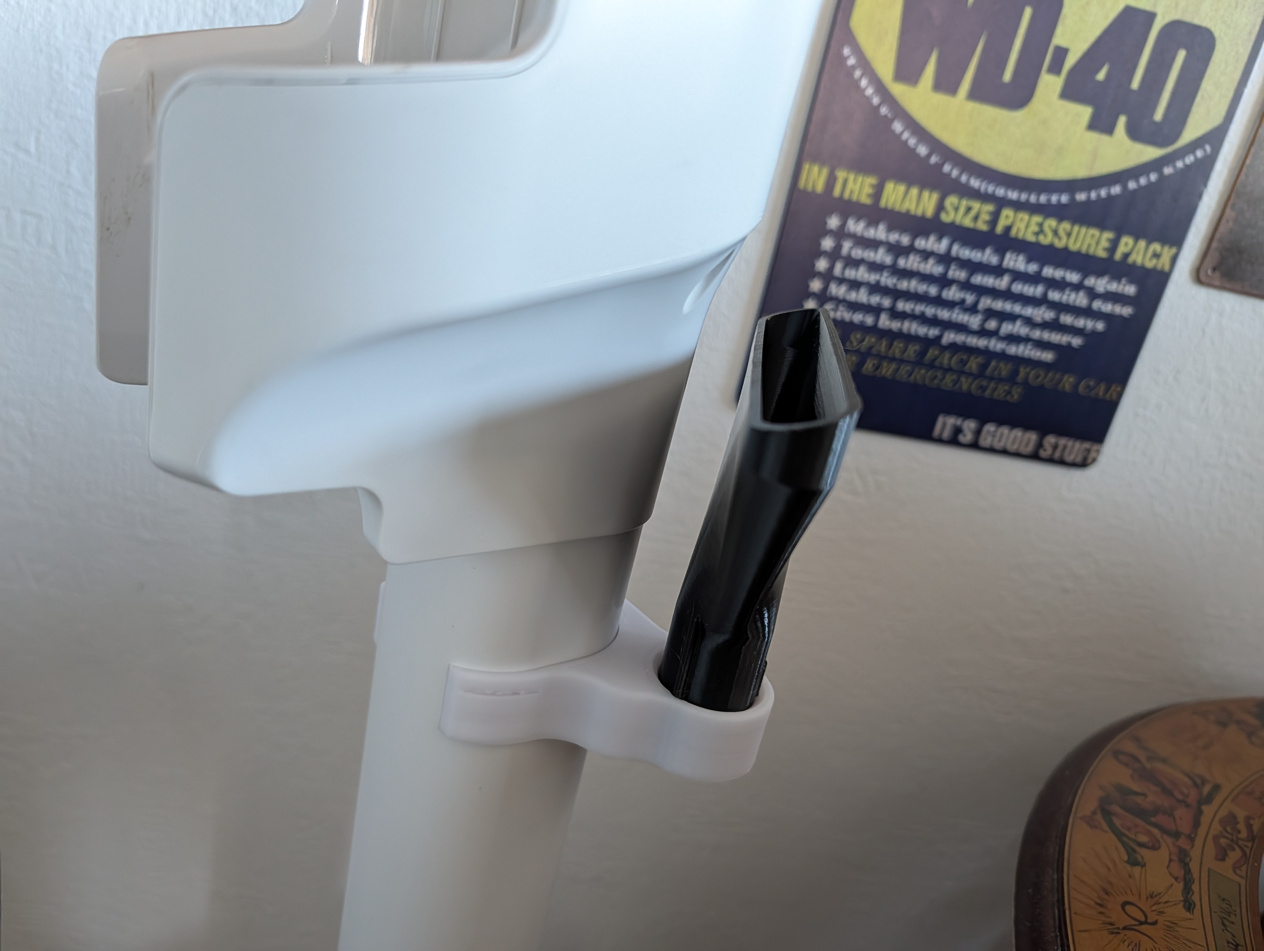 Tool mount for Shark IW3611DE Vacuum