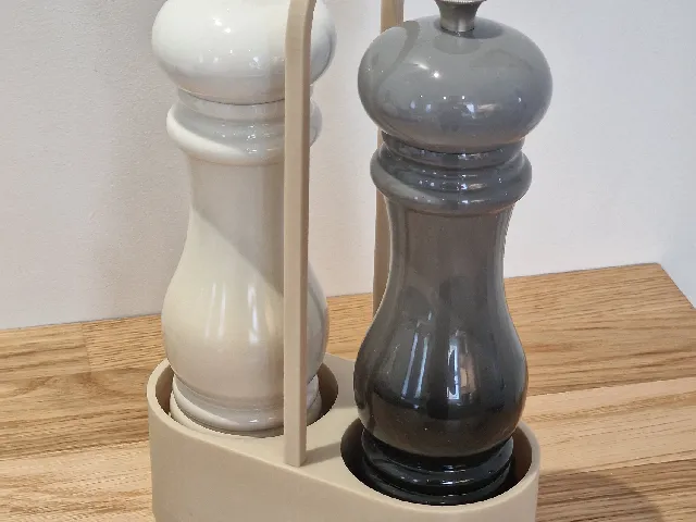 Le Creuset Salt and Pepper Tray / Holder with an handle