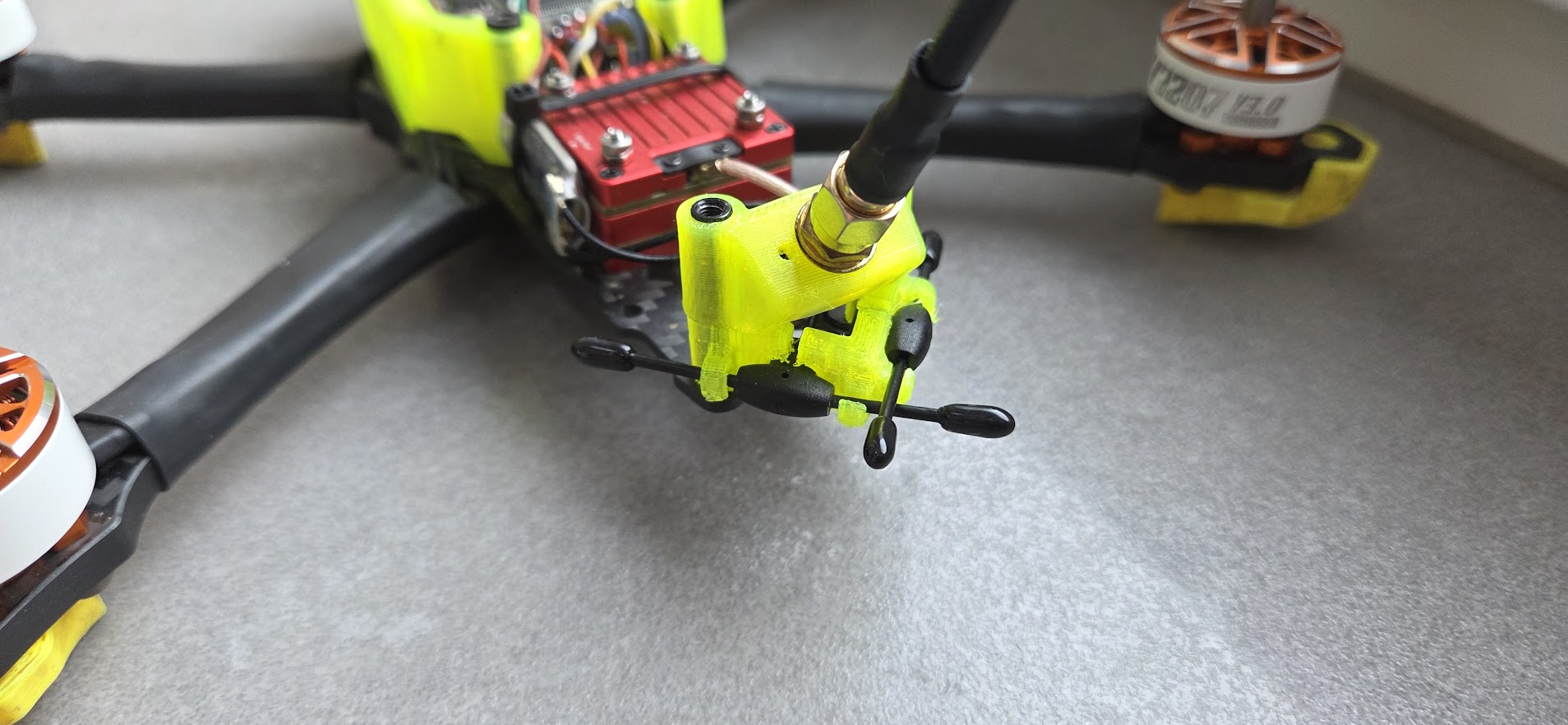 SpeedyBee Master 5 V2 ELRS diversity antenna mount