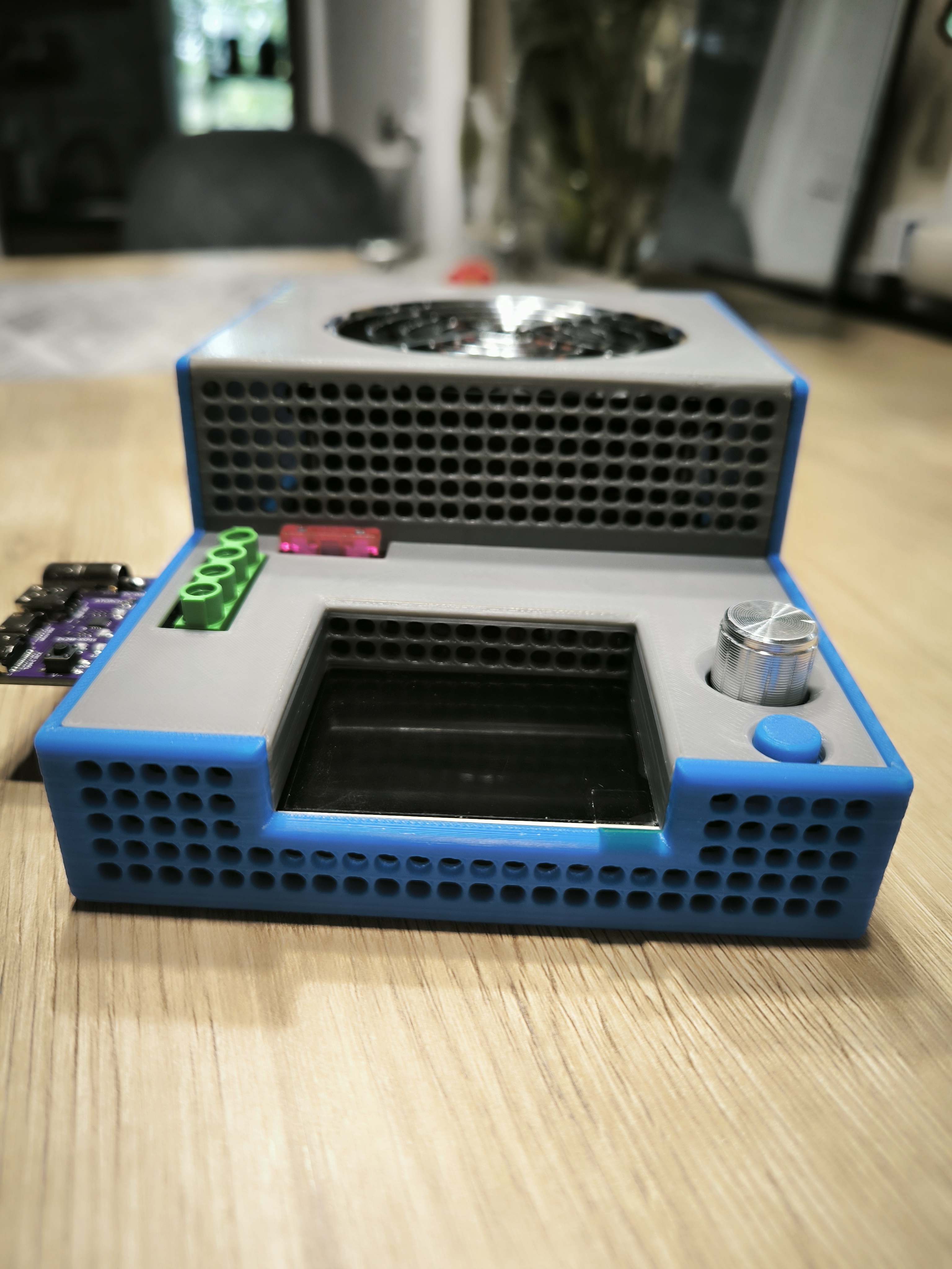 Miniatura 6 do modelo 3D DL24EW Electronic Load Case