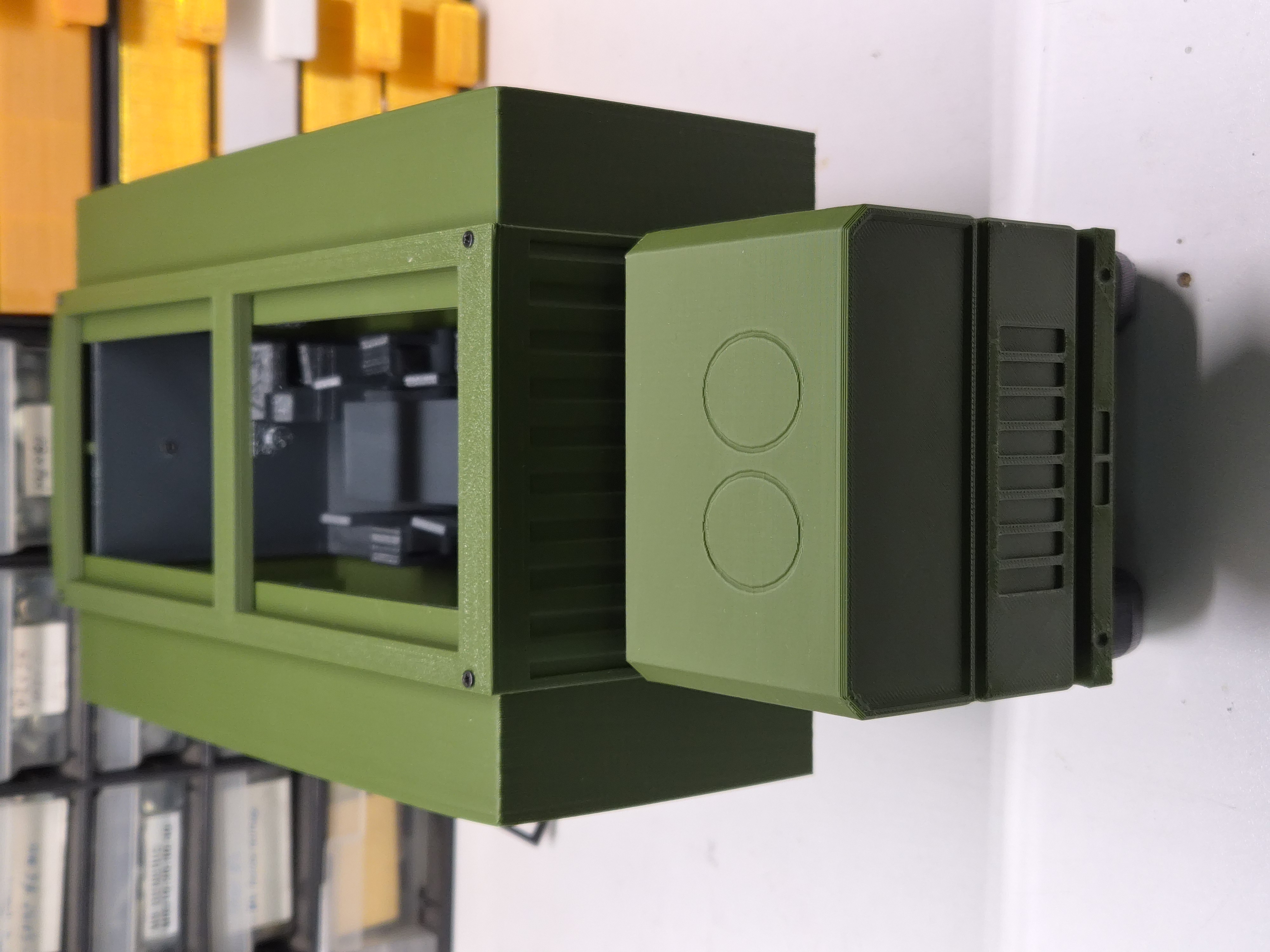 Heavy Tactical Truck with Multimedia Container ISO 20 — miniatura 15