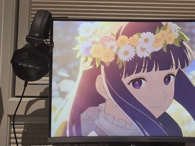 Monitor Headset Holder