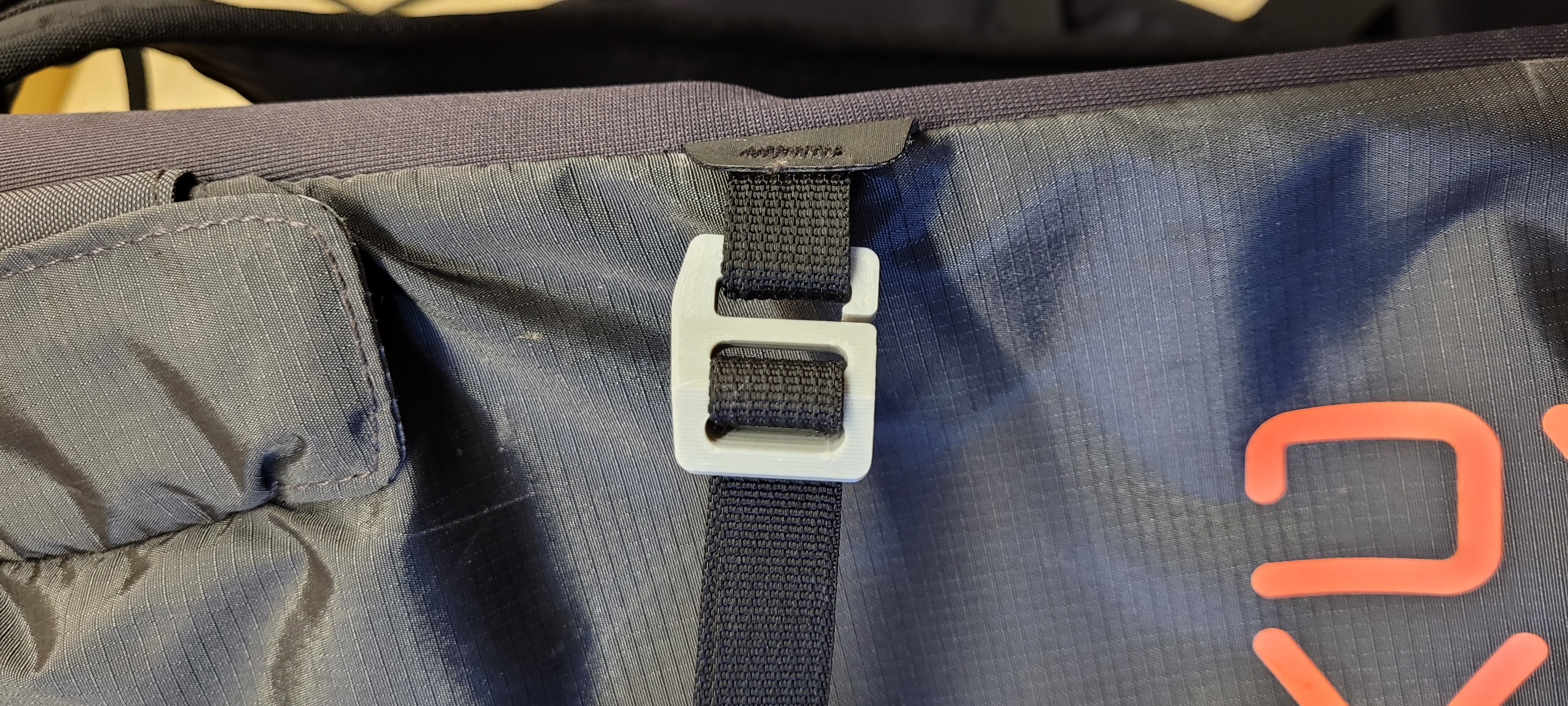 G hook backpack — thumbnail 2