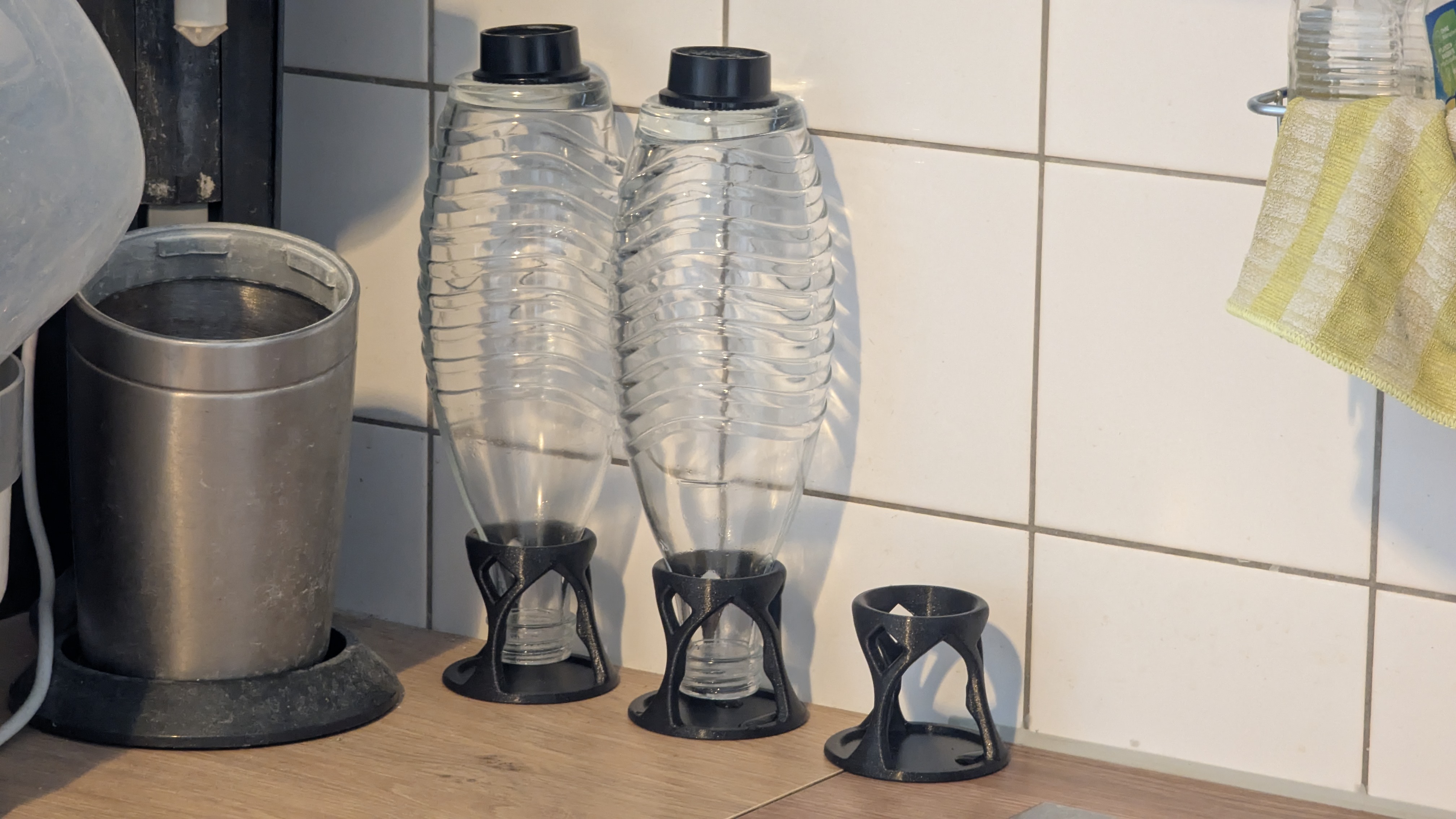 SodaStream Glass Bottle Stand (3D Print optimized)