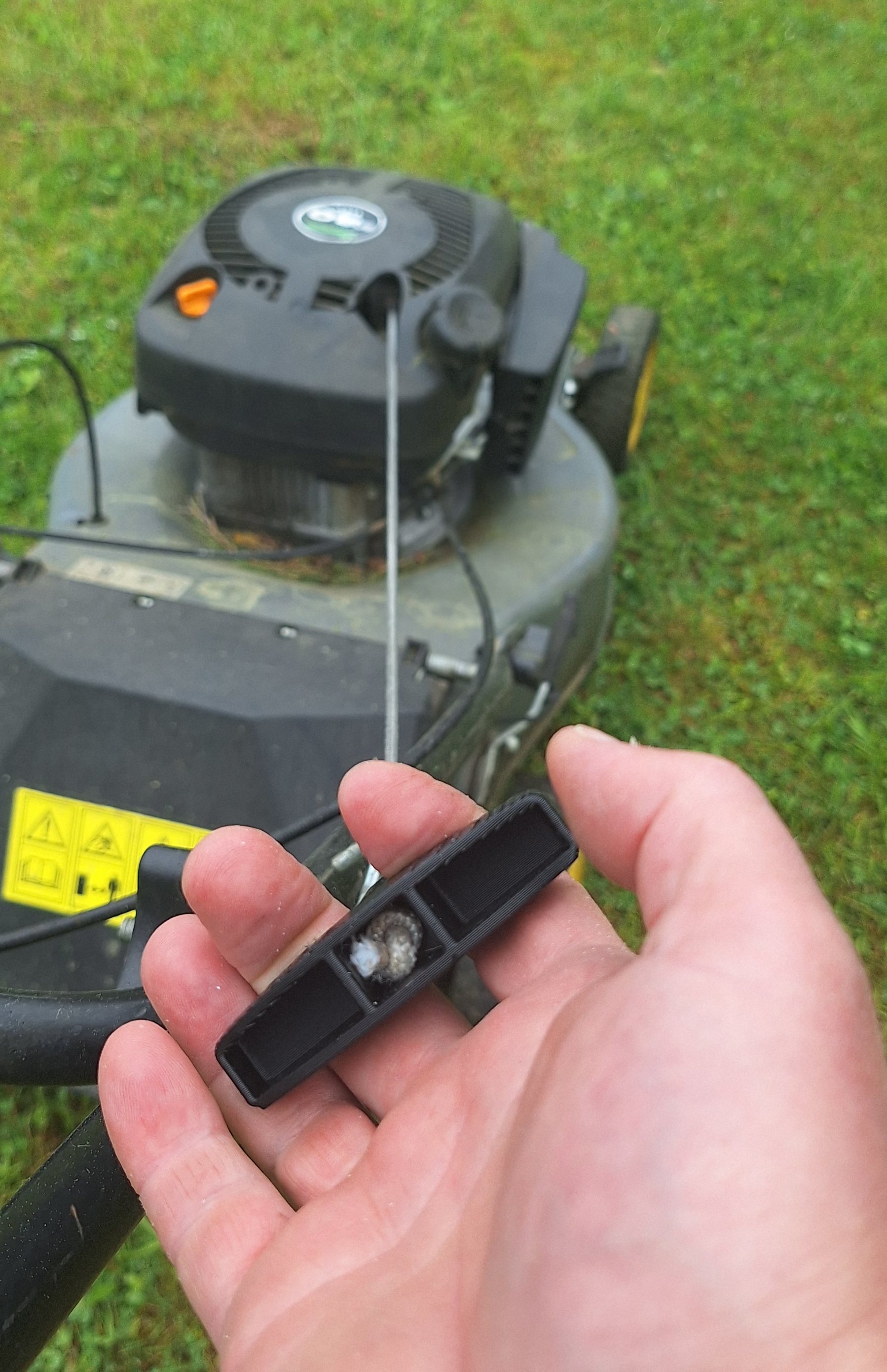 Lawnmower pull start handle
