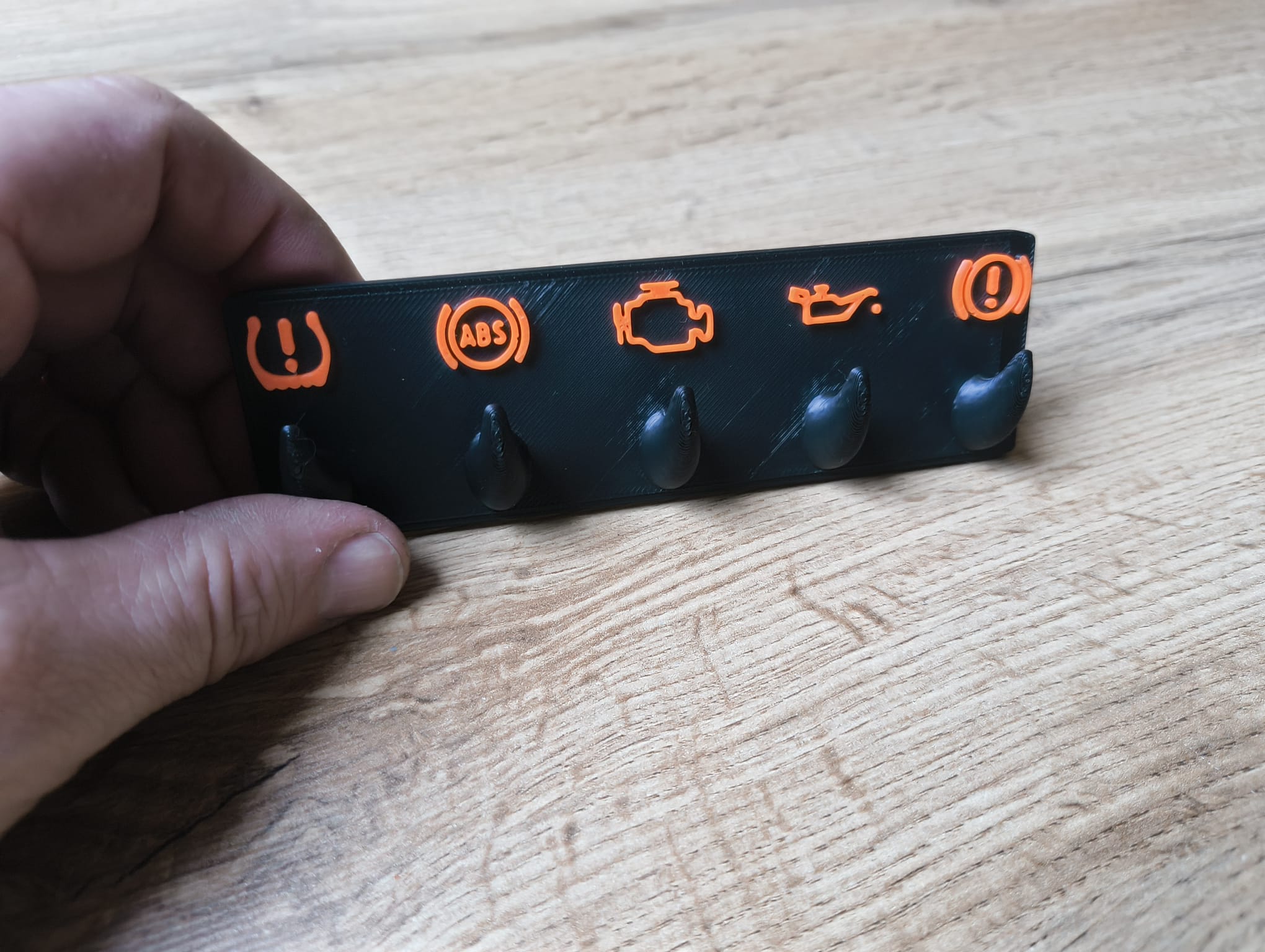 Check Engine Key Holder ,  věšák na klíče s hláškami chyb :-)