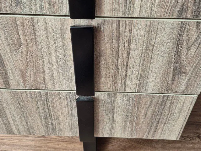 Rukojeť skříňky (nábytková rukojeť pro profil 40x20)