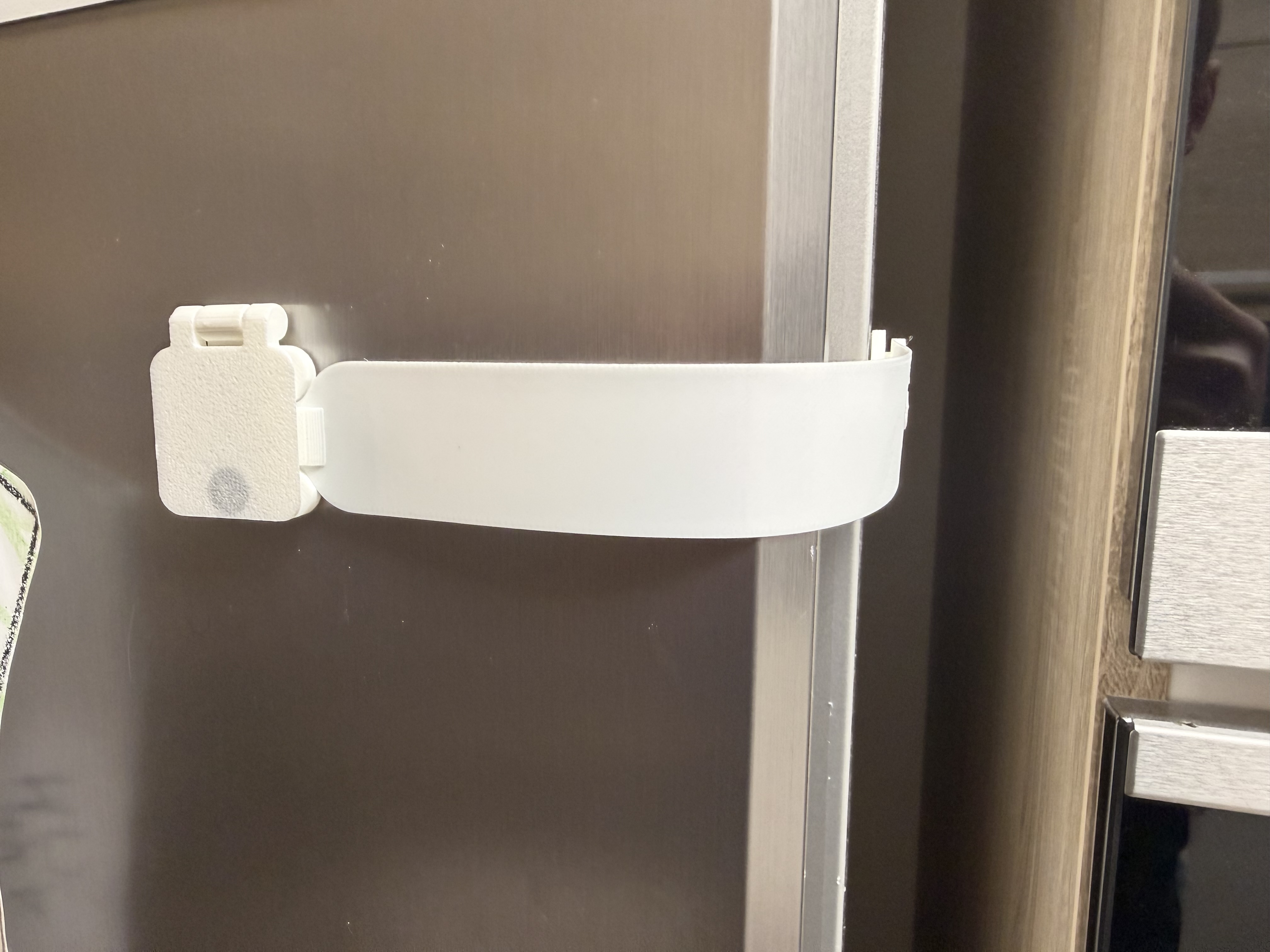 Child Safety Door Lock (Print-in-Place) – Magnetic or Manual Release