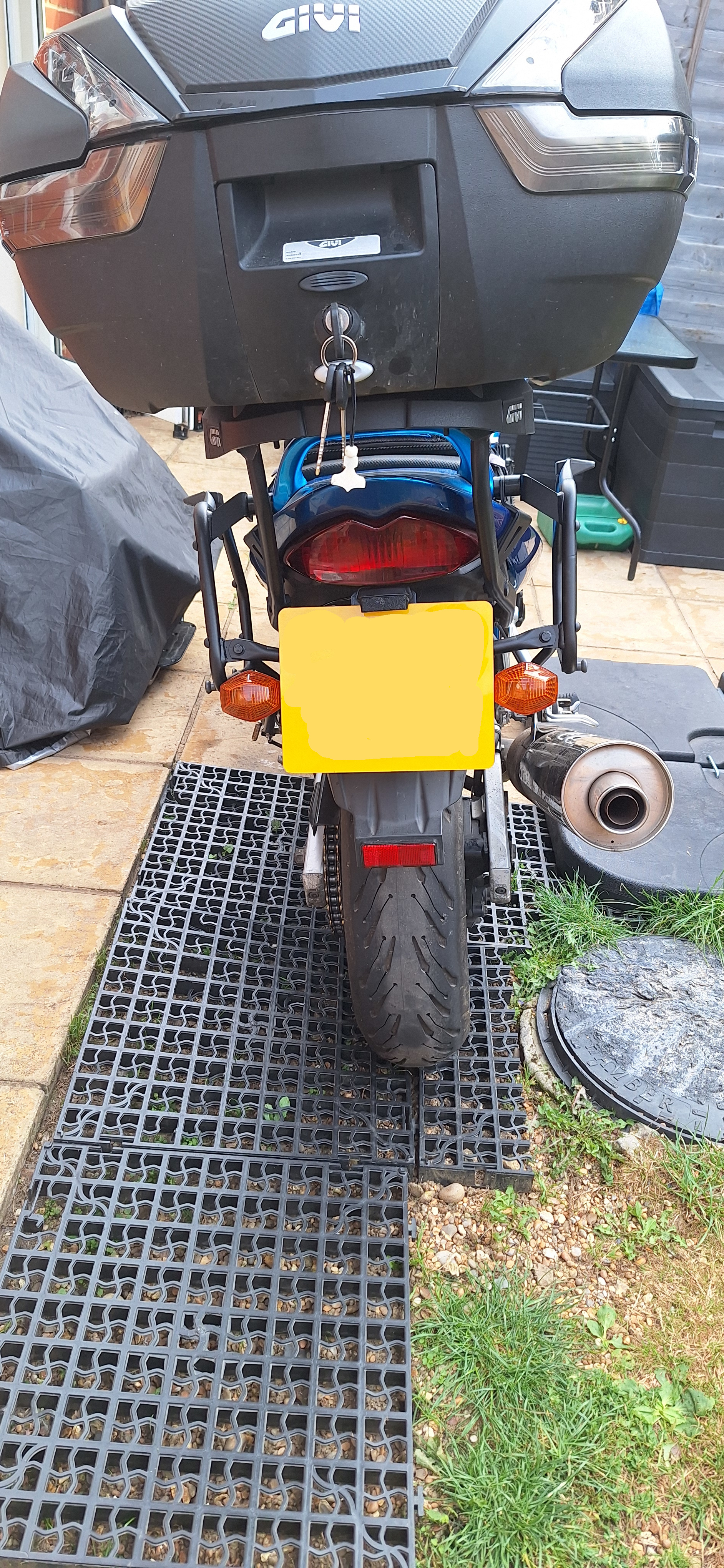 Givi PL539 Adapters for 2005 Suzuki Bandit 650S (GSF650S K5)
