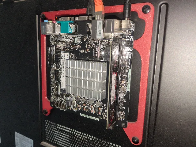 0x2a's Vesa200-mATX adapter