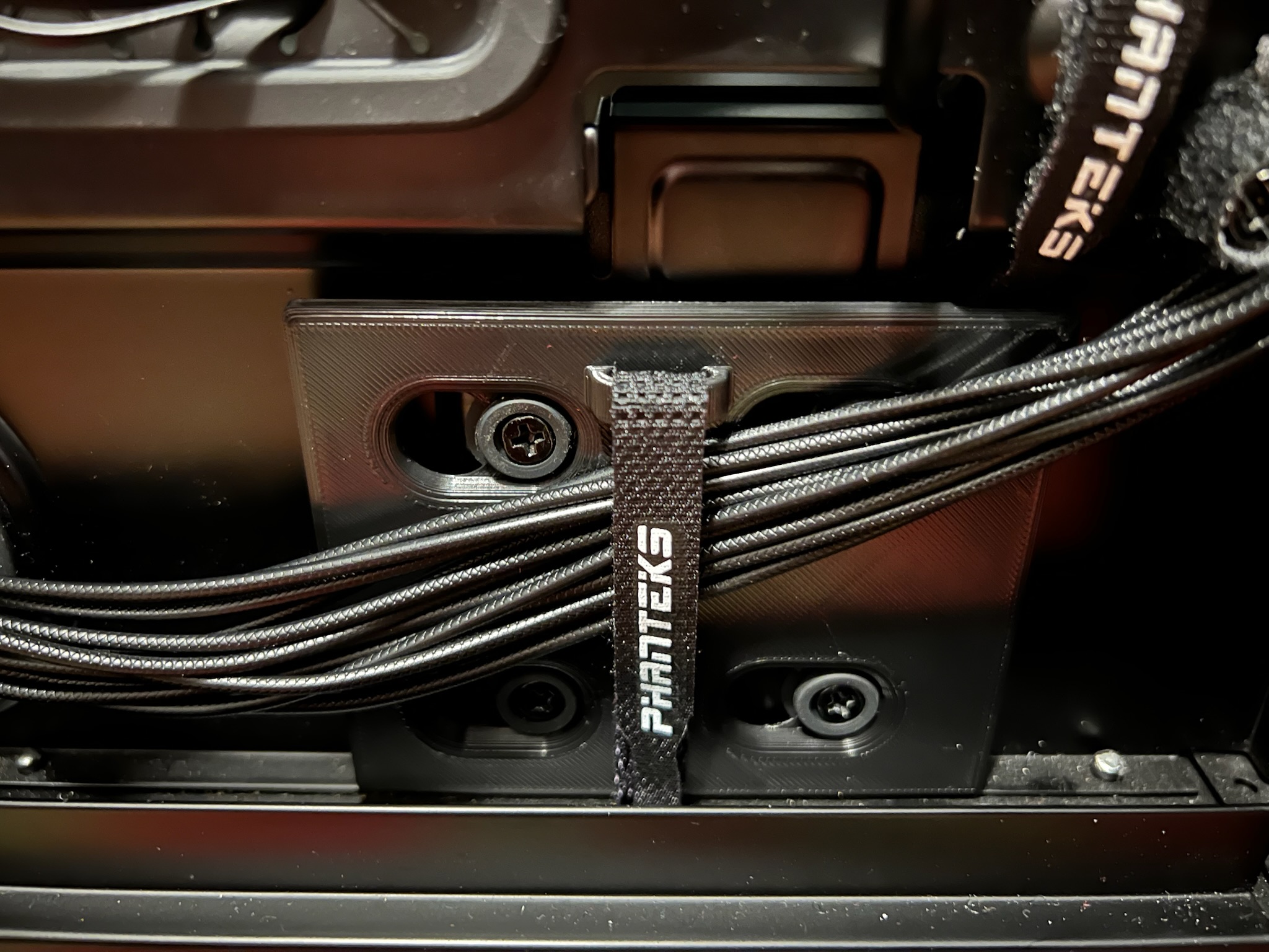 Phanteks 2.5" SSD Hook-n-Loop Adapter
