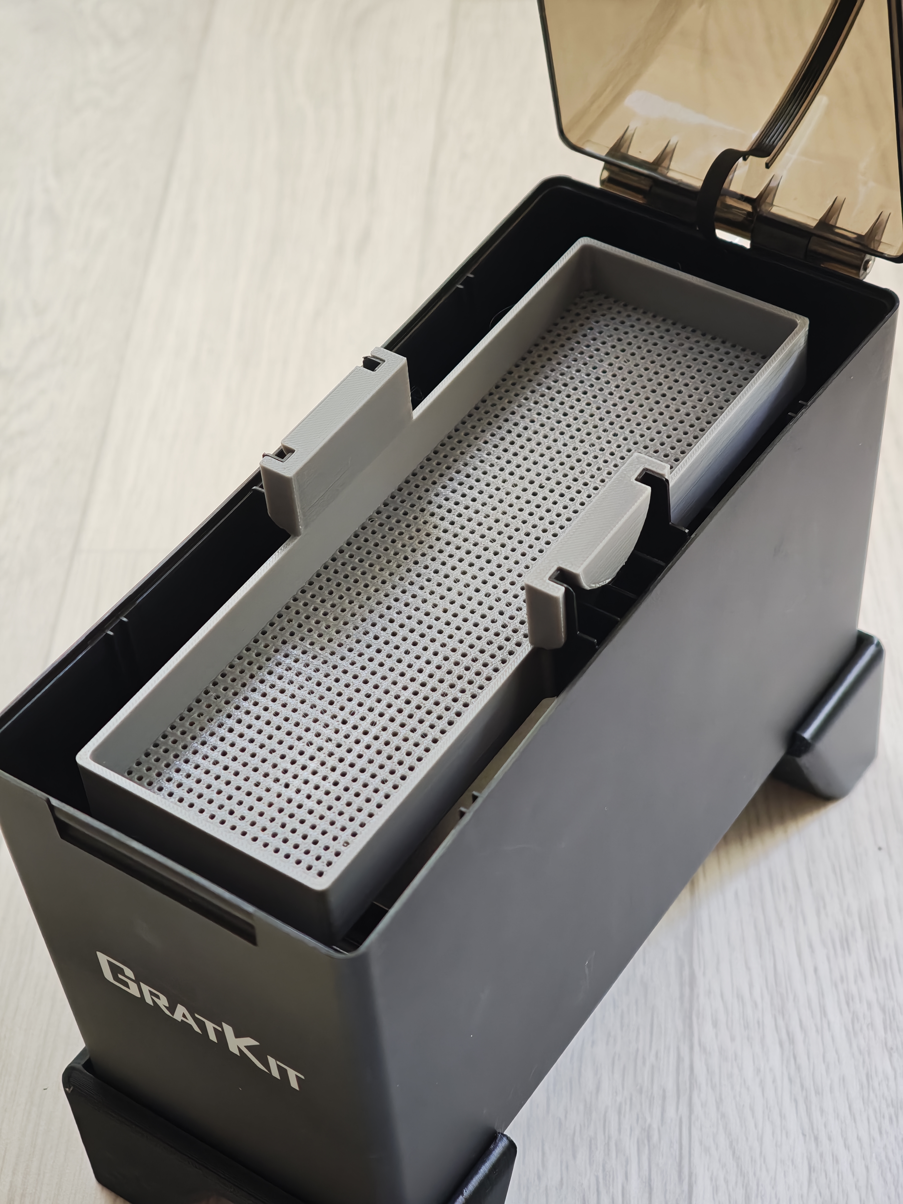 Dessicant tray for GratKit Firefly