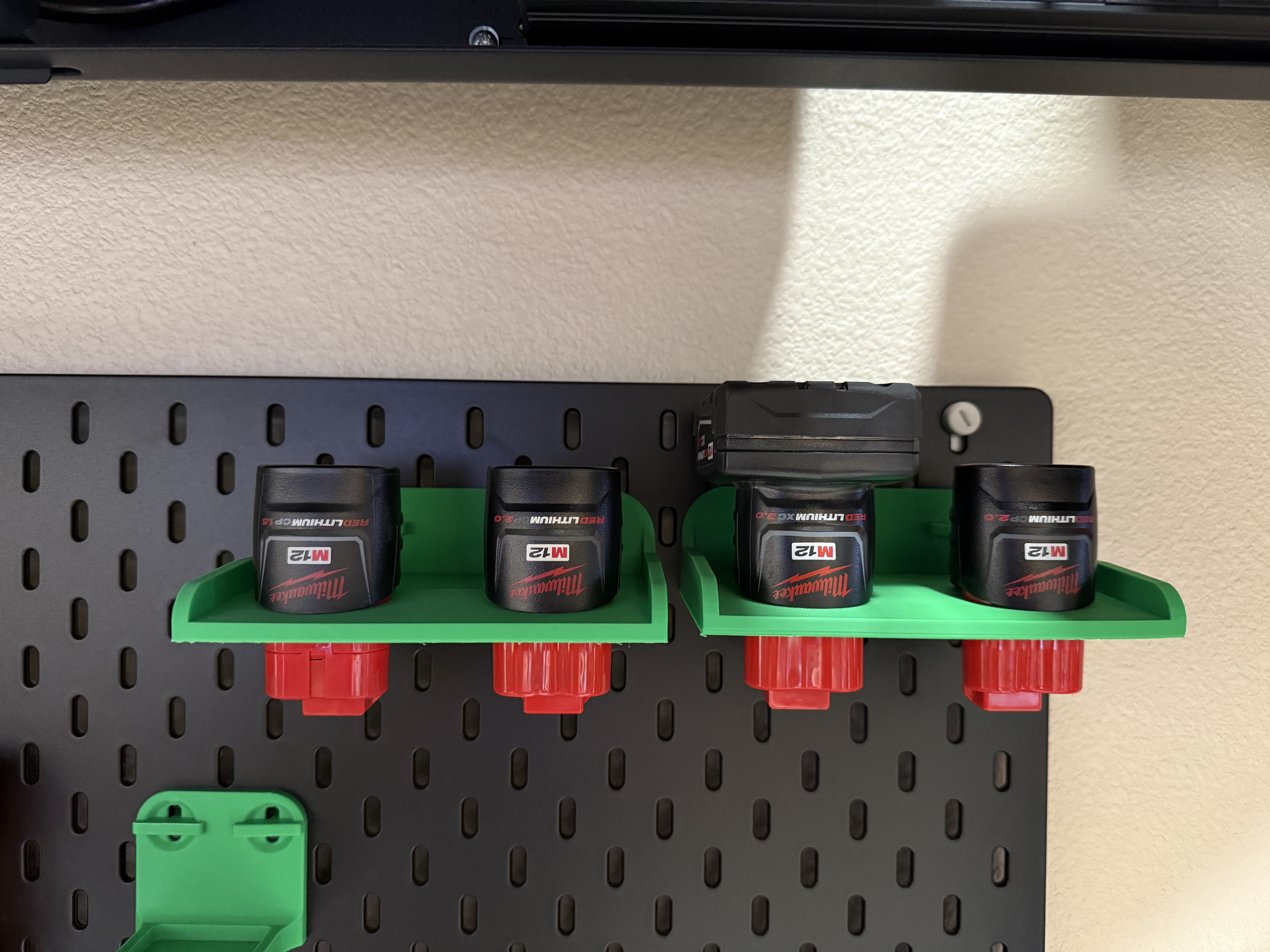 Skadis Milwaukee M12 Battery Holder Tclip System