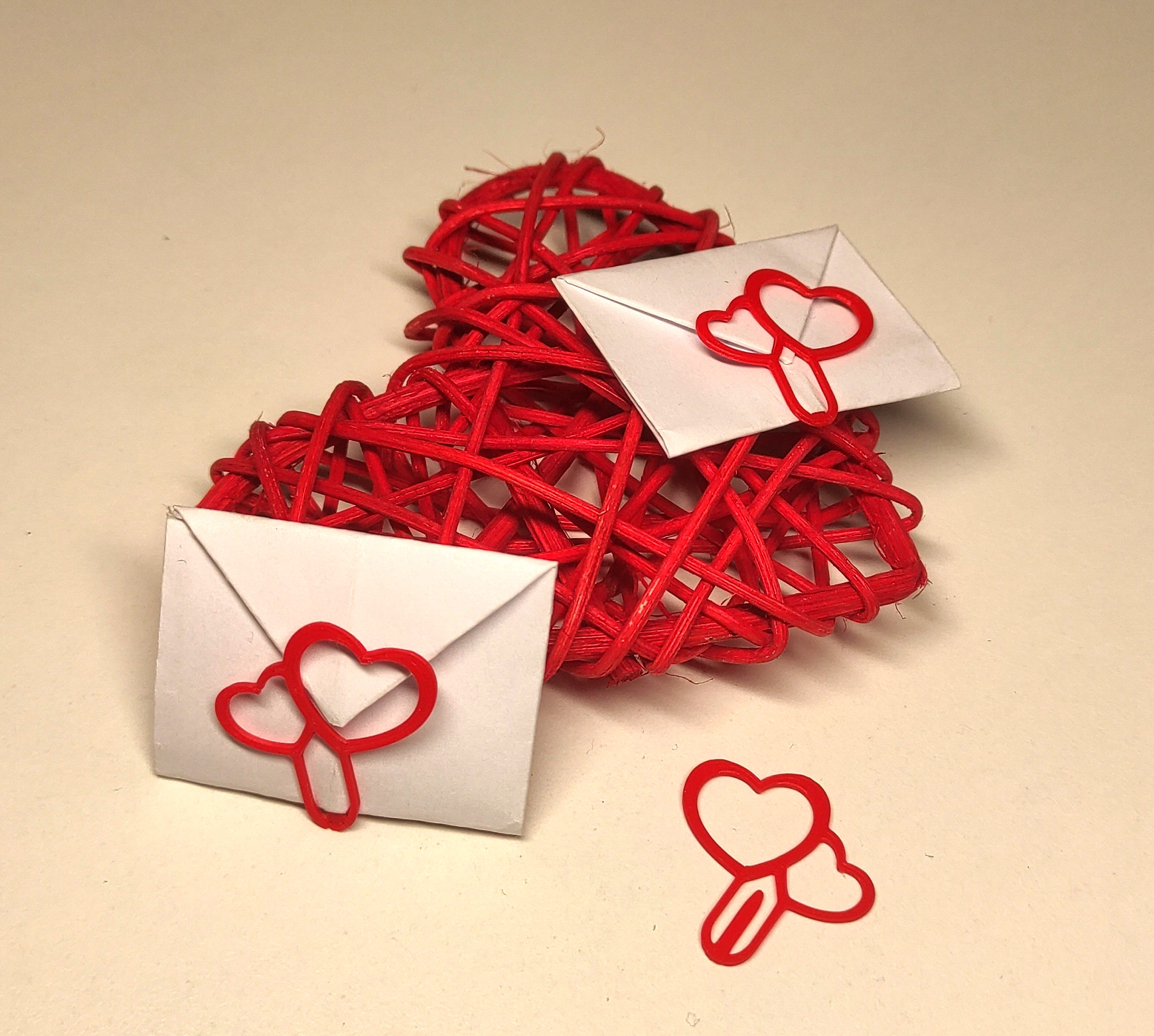 Valentine clips for post-it envelopes