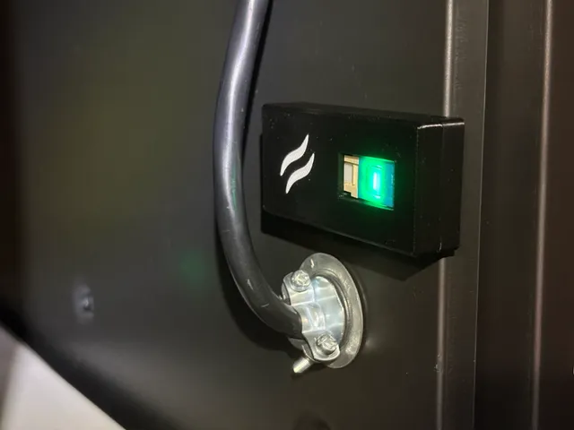 Serin Labs controller holder for Mitsubishi Air Handler
